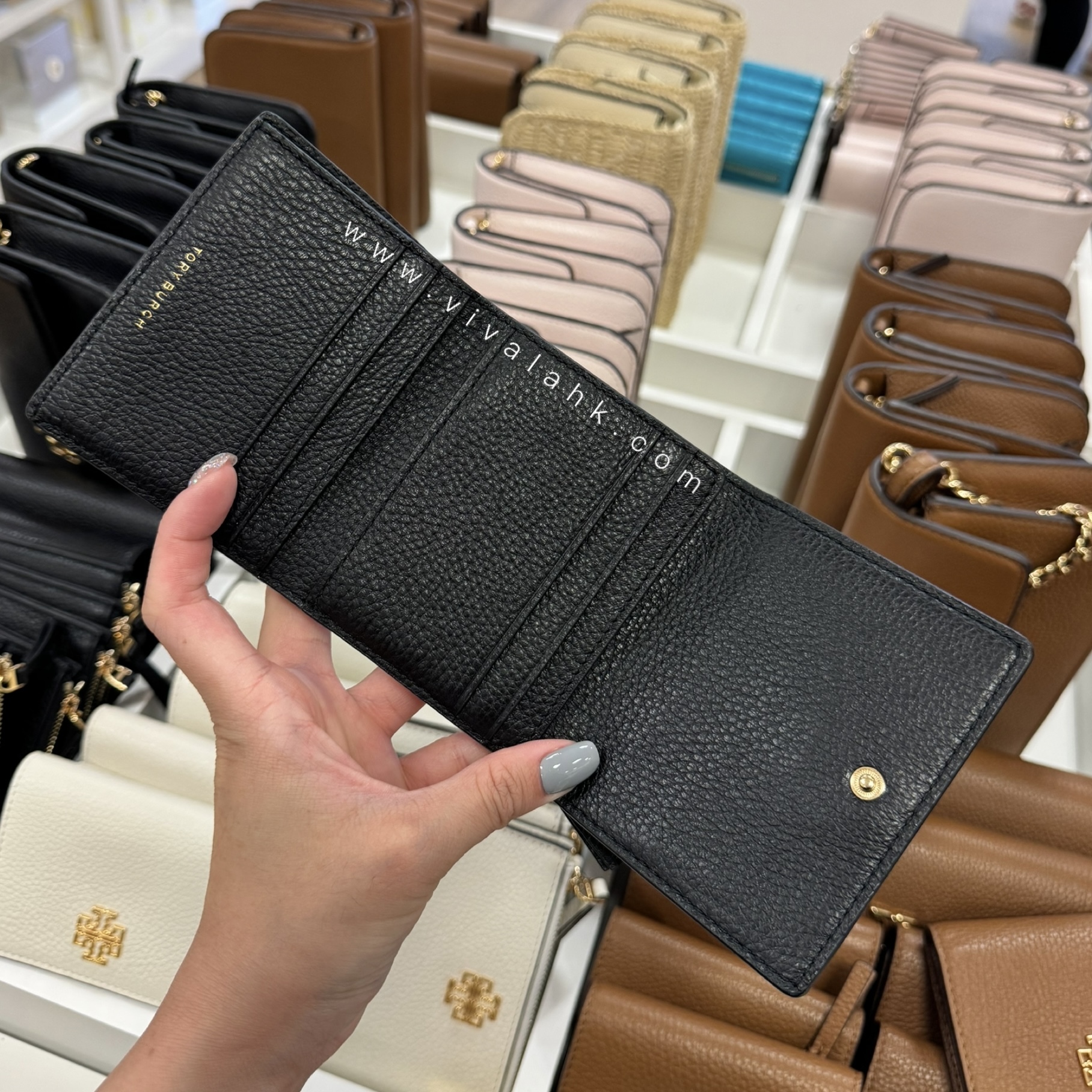 林林林林 Tory Burch - Britten Compact Wallet (159431)