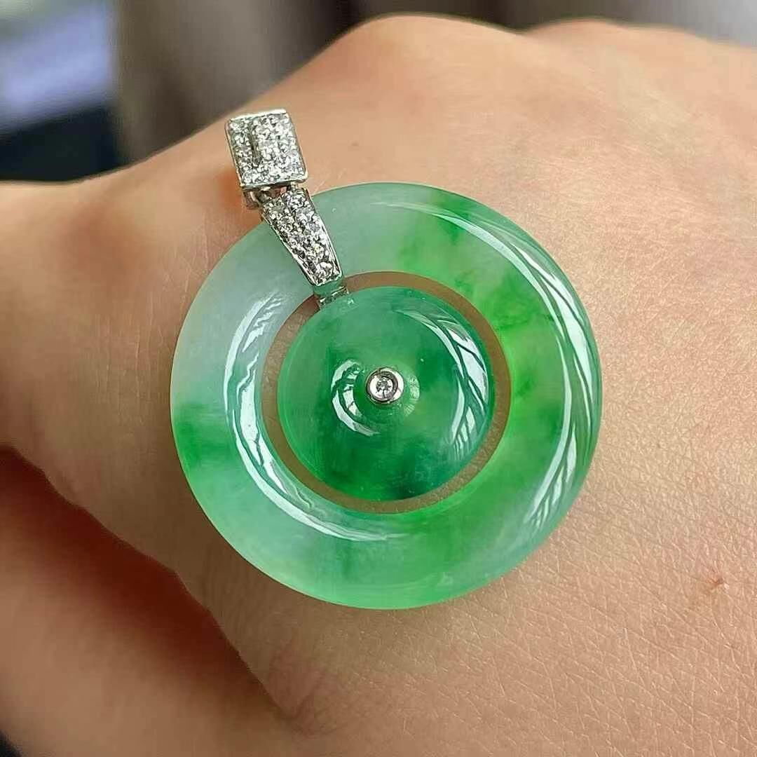 5295518 翡翠冰種辣綠母子扣吊墜 (24.2mm直徑)