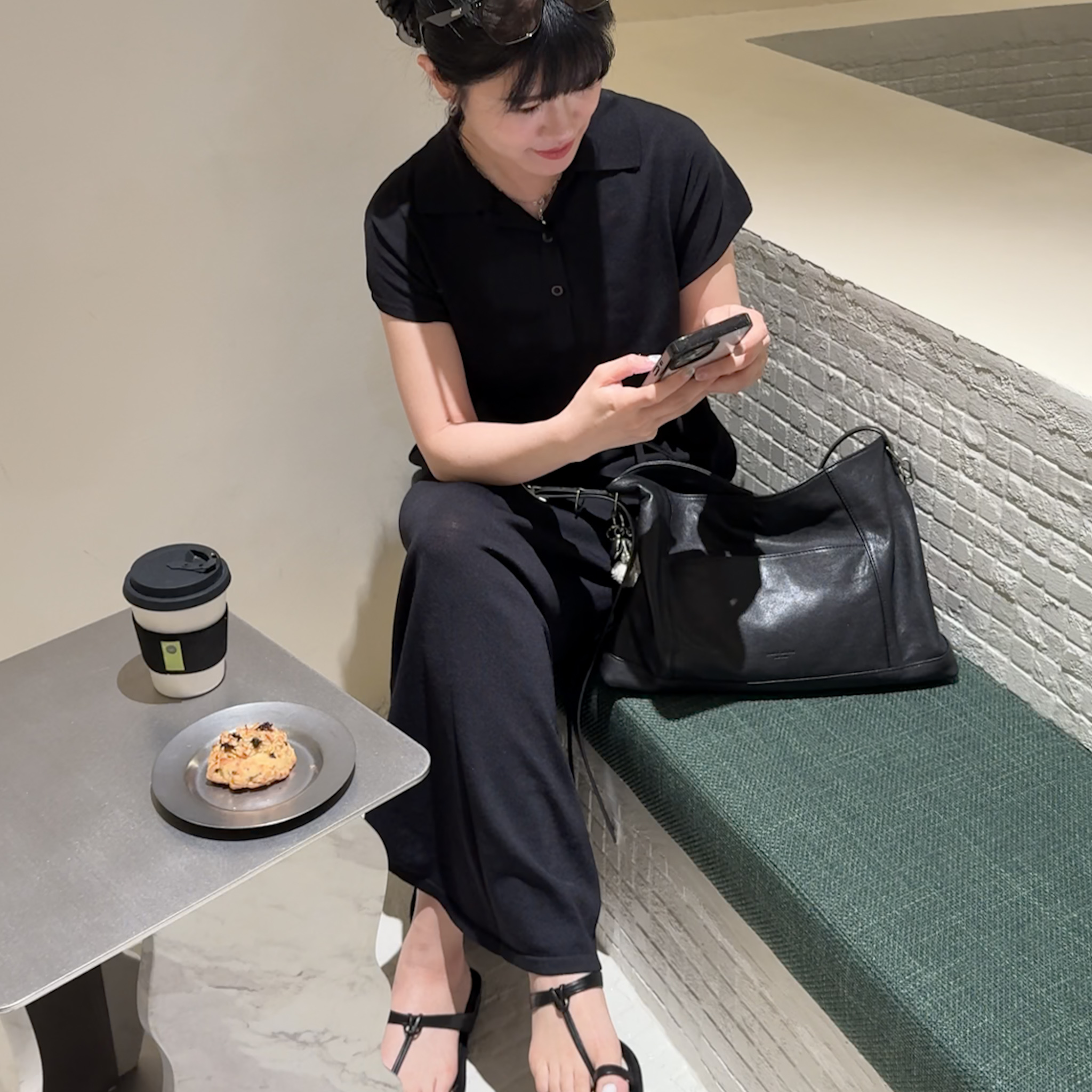 J14輕彈細紗織感下擺圓弧開衩綁帶長洋(黑，推薦款)