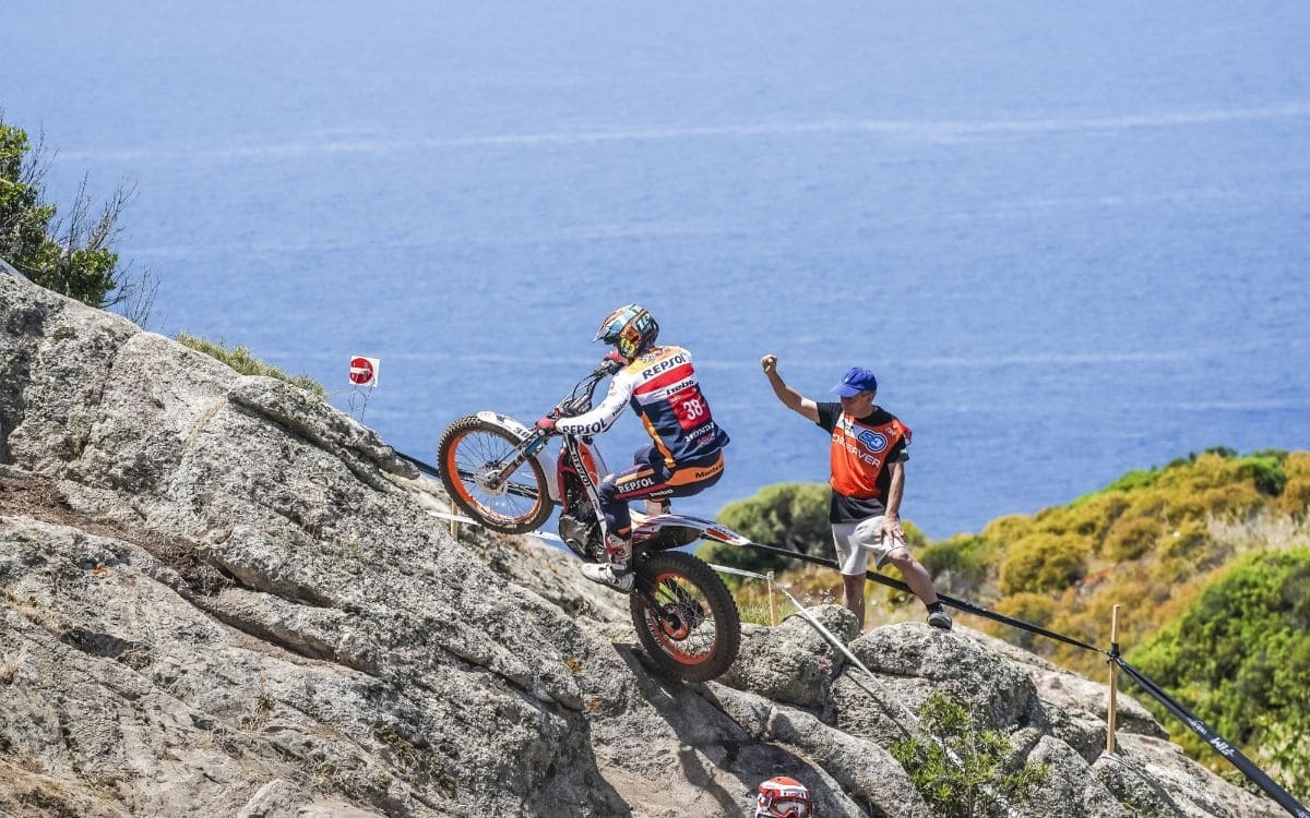 Toni Bou 奪下 TrialGP 2025 科西嘉站勝利，高難度技術區域