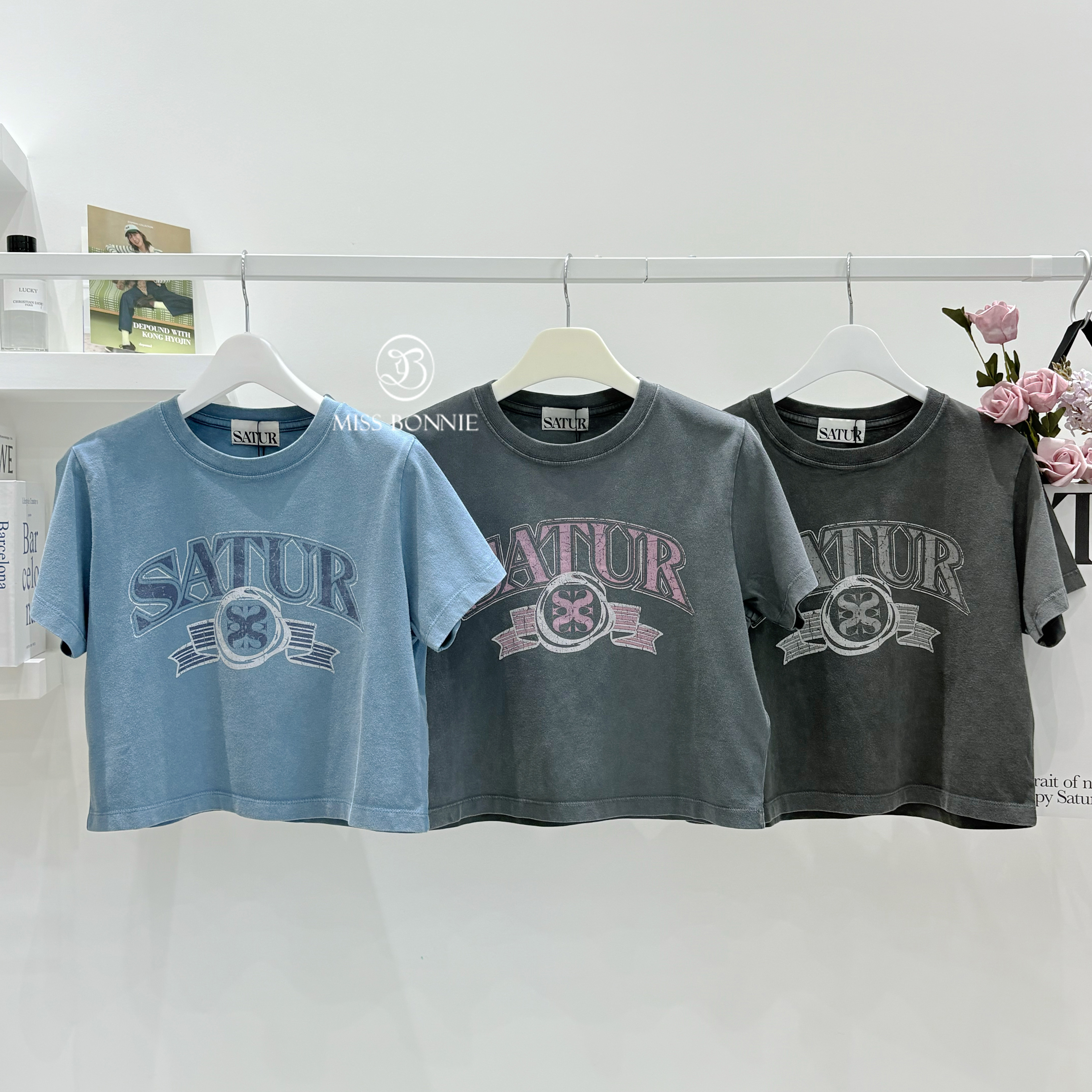 SATUR美式刷舊Logo短版短T(共2色)
