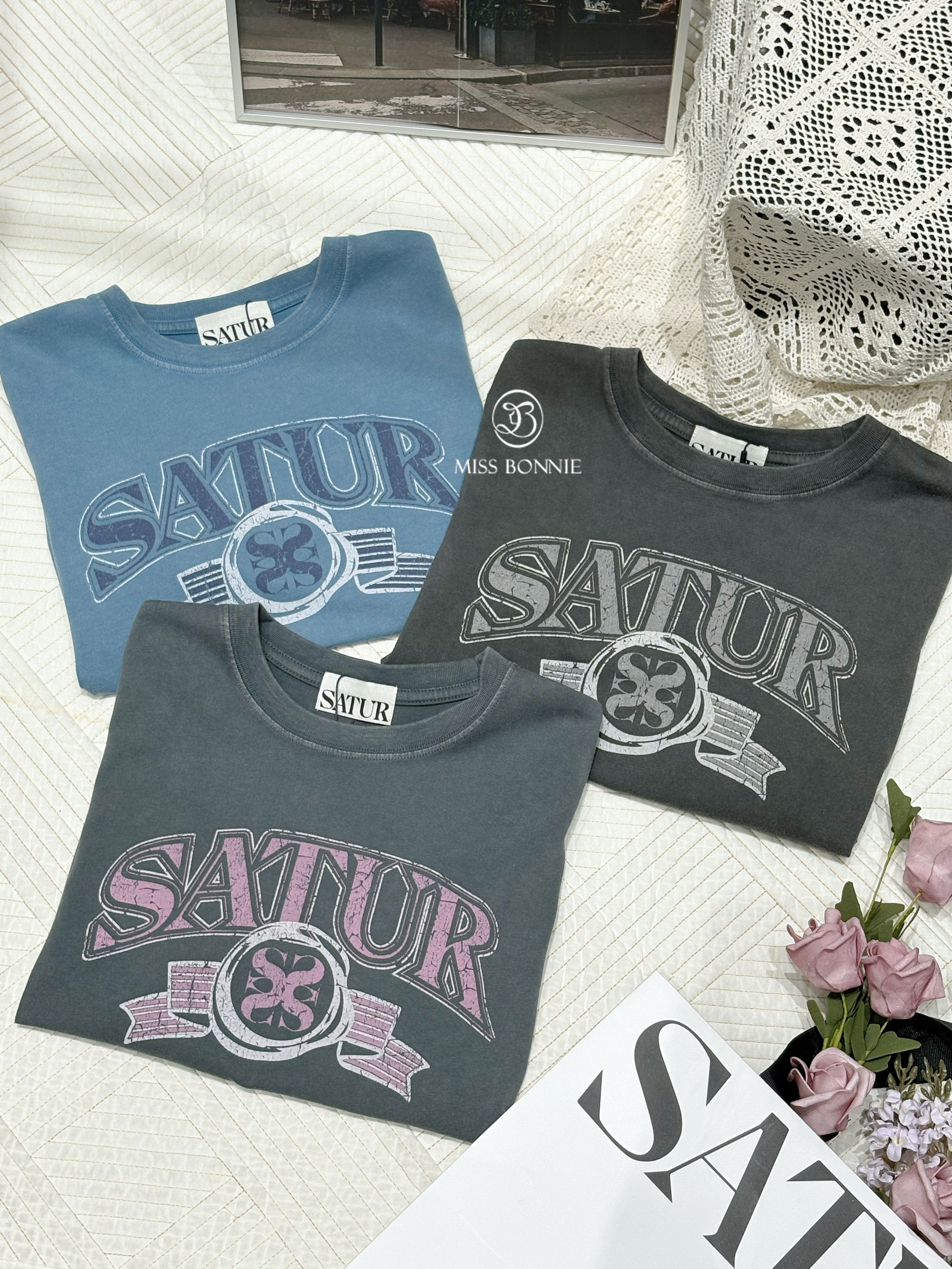 SATUR美式刷舊Logo短版短T(共2色)