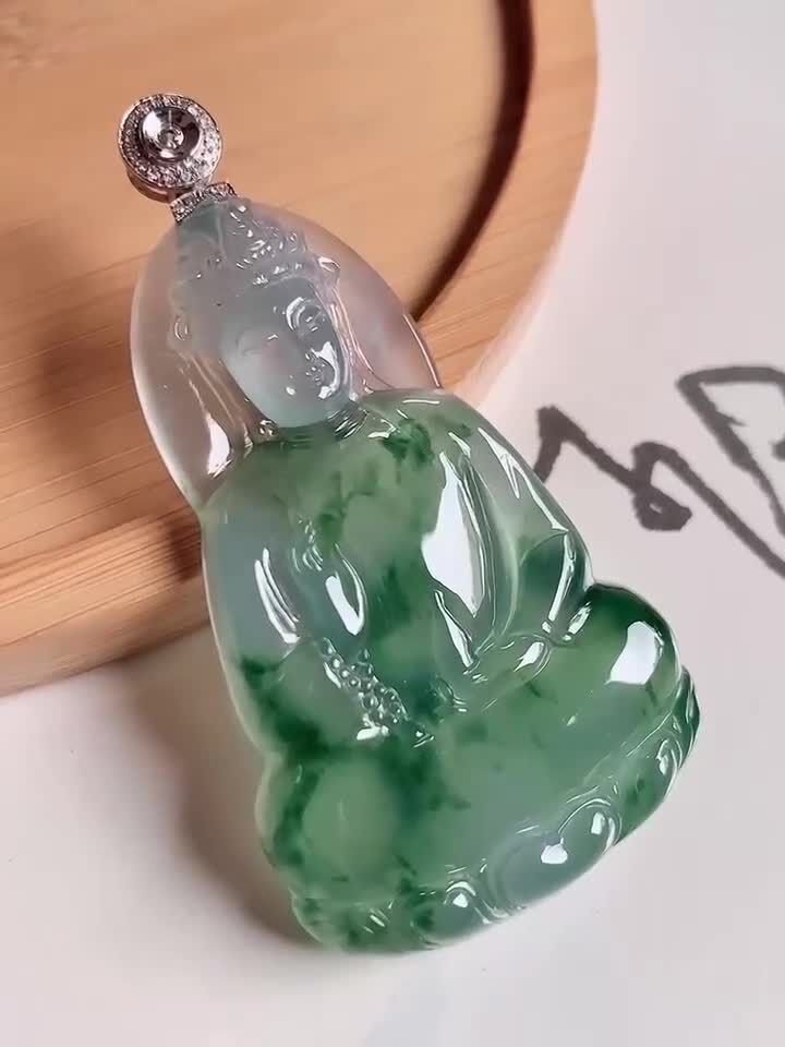529219 翡翠冰飄花觀音吊墜