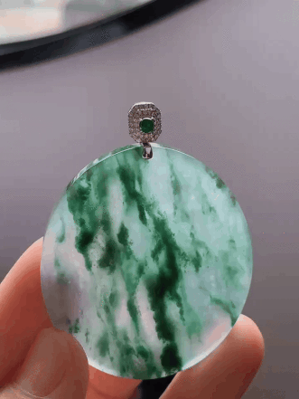 529220 翡翠冰飄花無事牌吊墜