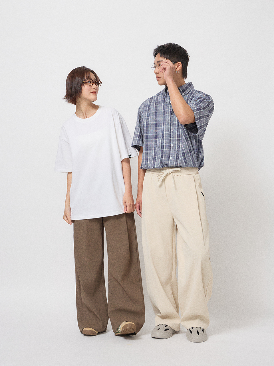 挺版打摺寬口休閒長褲