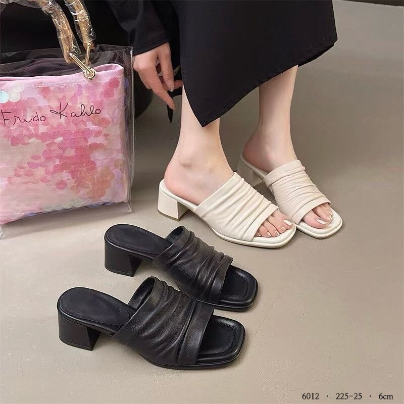 6012韓國高級感柔皺羊皮粗跟拖