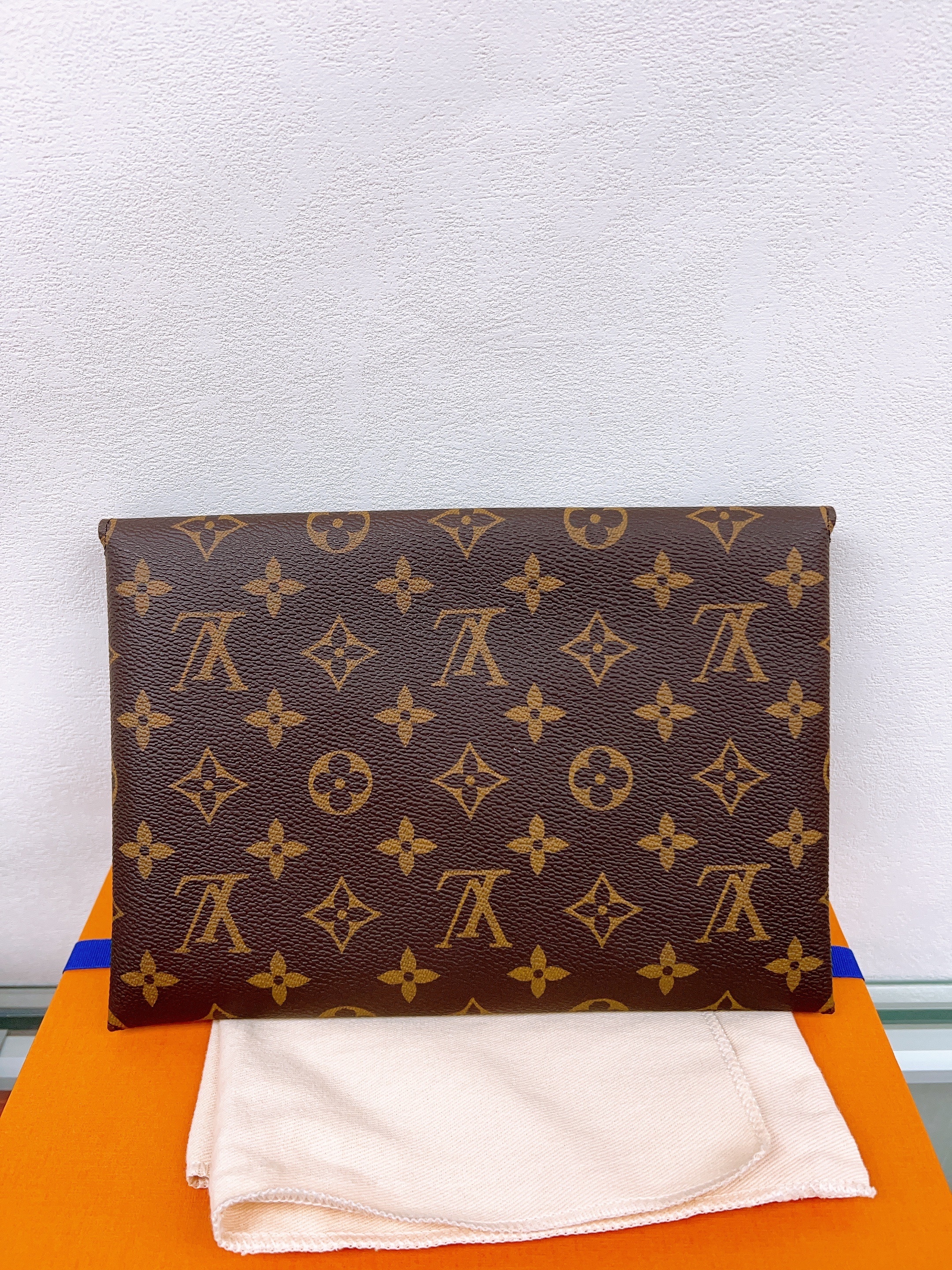 Lv clutch/ pouch kirigami pochette (brown monogram/ pink)