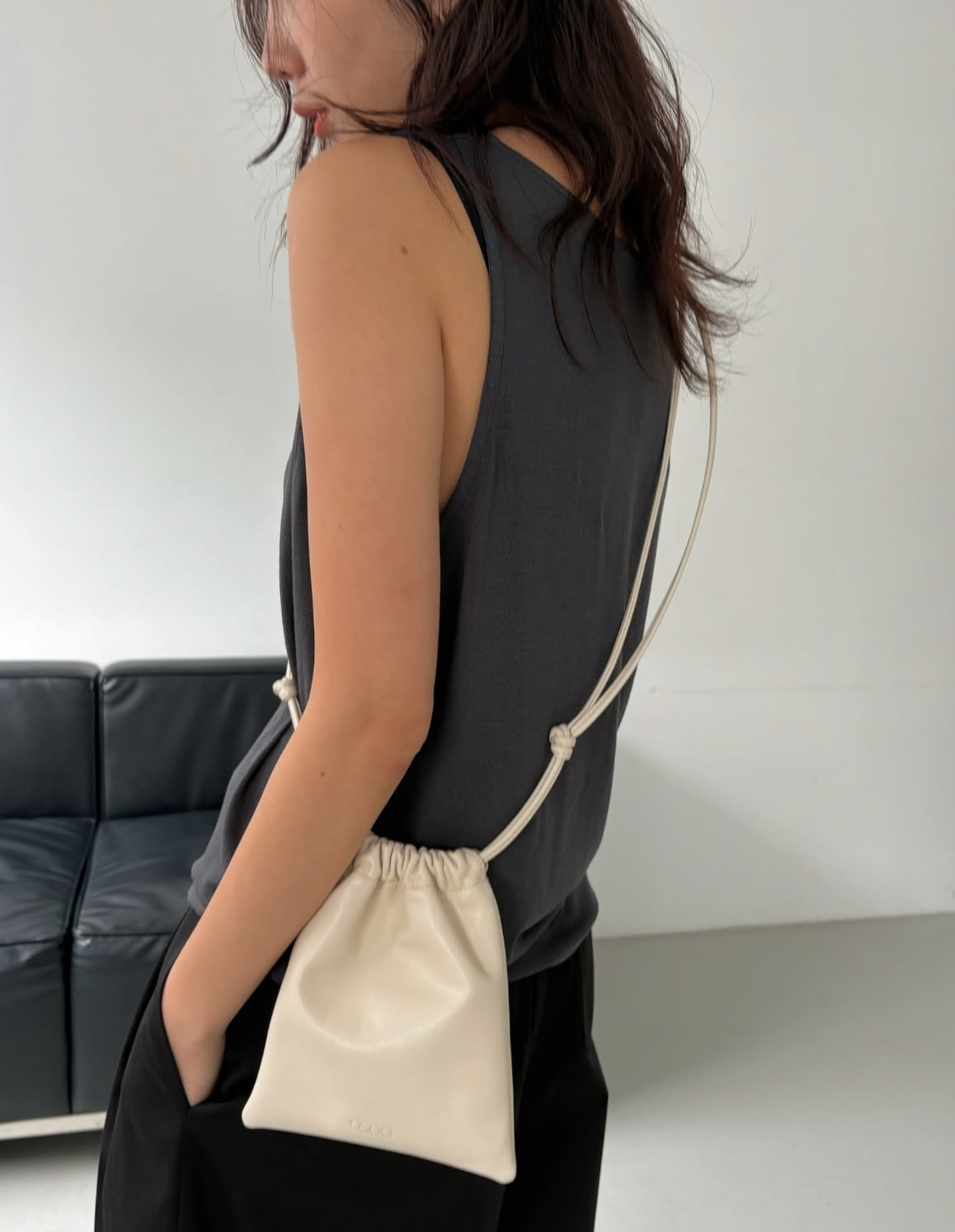 Truda Minimal Leather Drawstring Bag [ 3 colors / Free ]