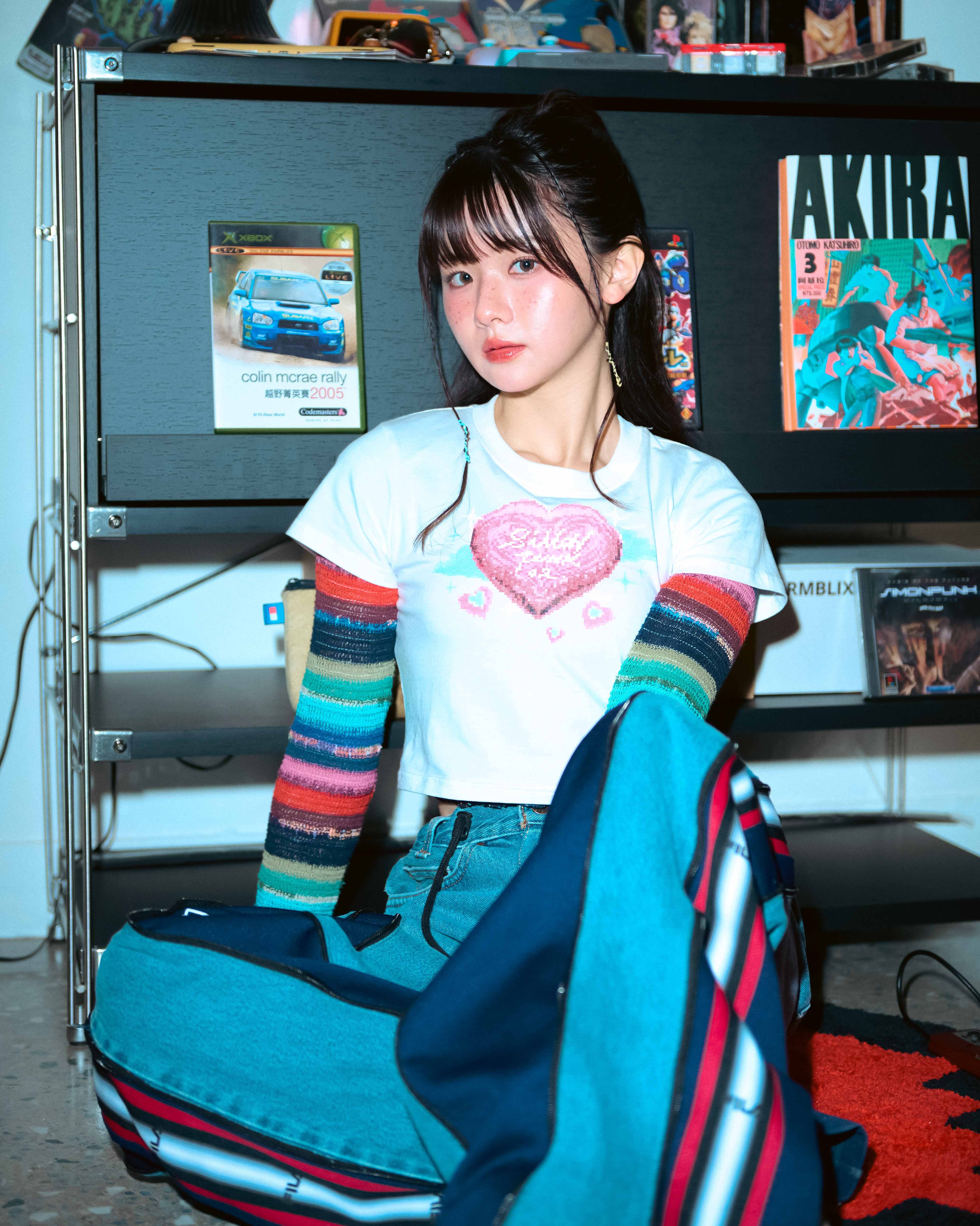 SIMON PUNK Project-SS25-H01 數位 愛心 雲朵 女生 短版 TEE