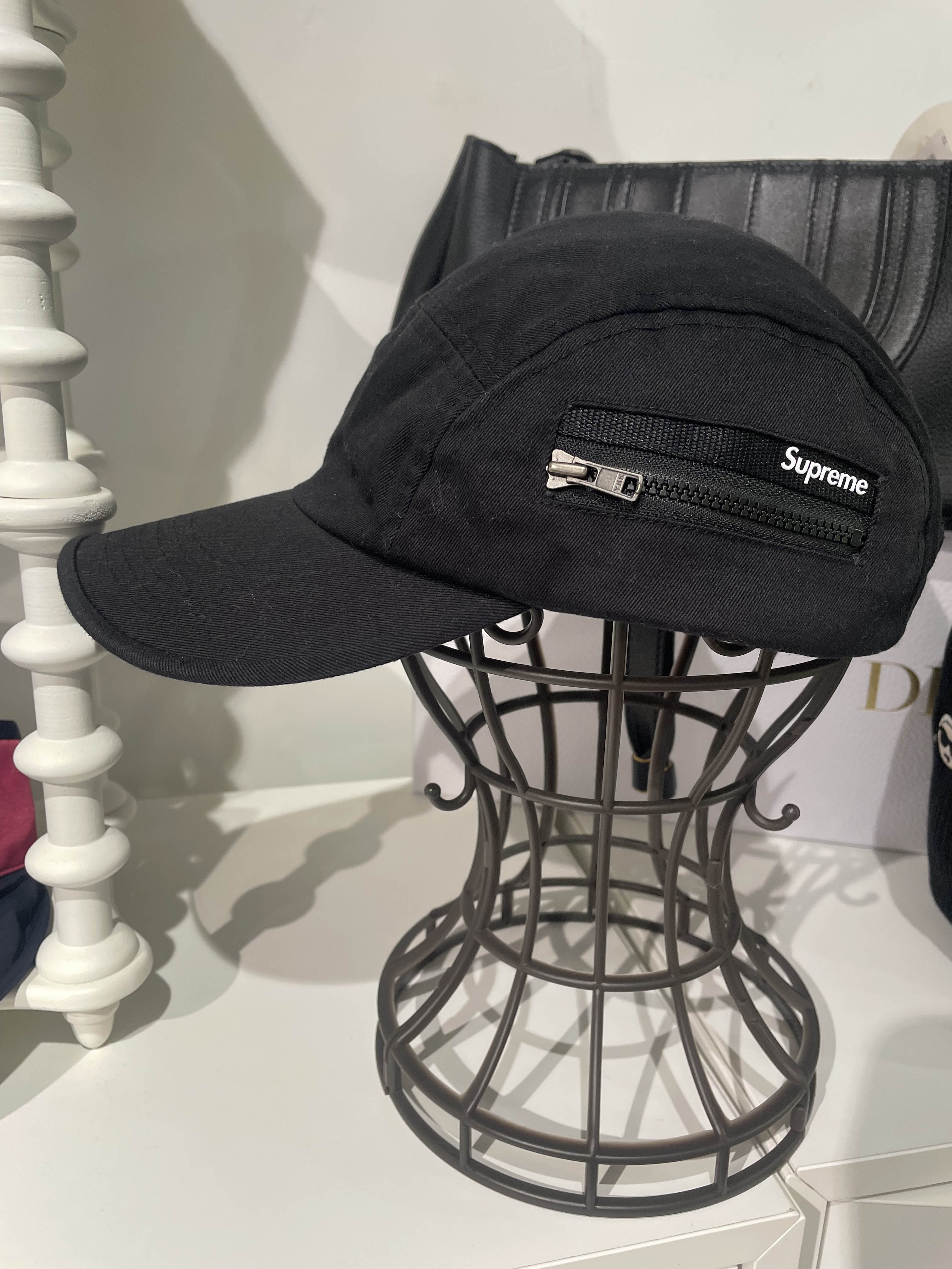 Supreme 黑色側面拉鏈袋 cap 帽
