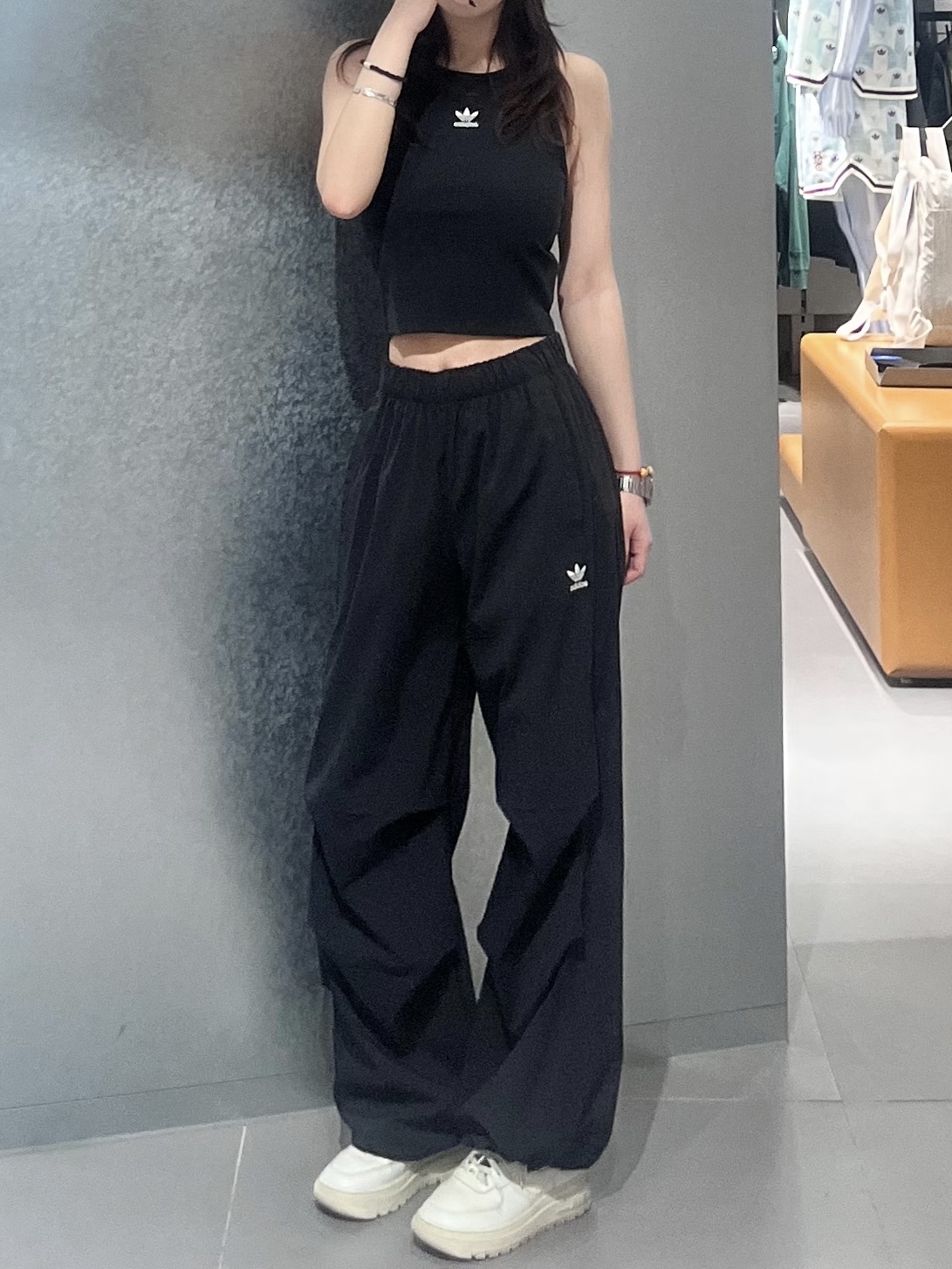 ADIDAS ESSENTIALS 中低腰 傘兵褲 闊腿褲 寬褲 工裝褲 長褲 透氣 黑色 JD0785 卡其 JD0783 女款 / 調貨