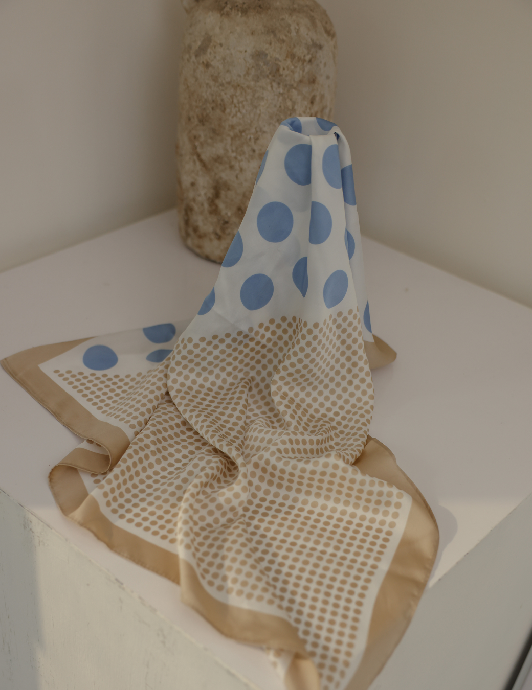 配色點點造型絲巾