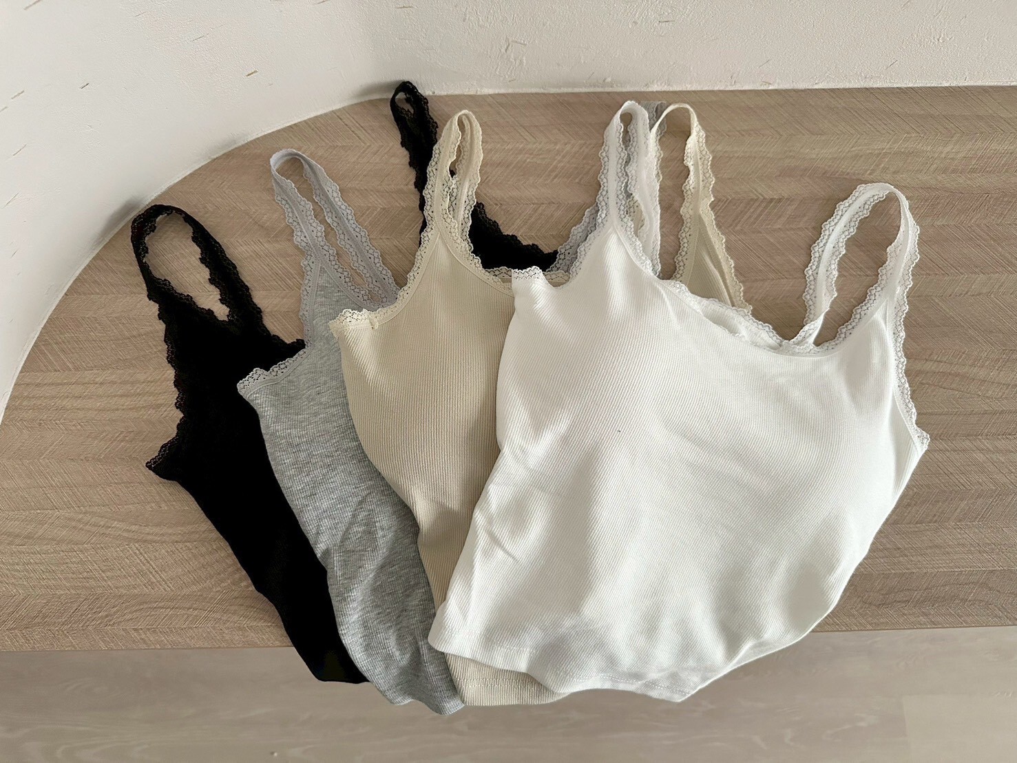 蕾絲肩帶小可愛 1690