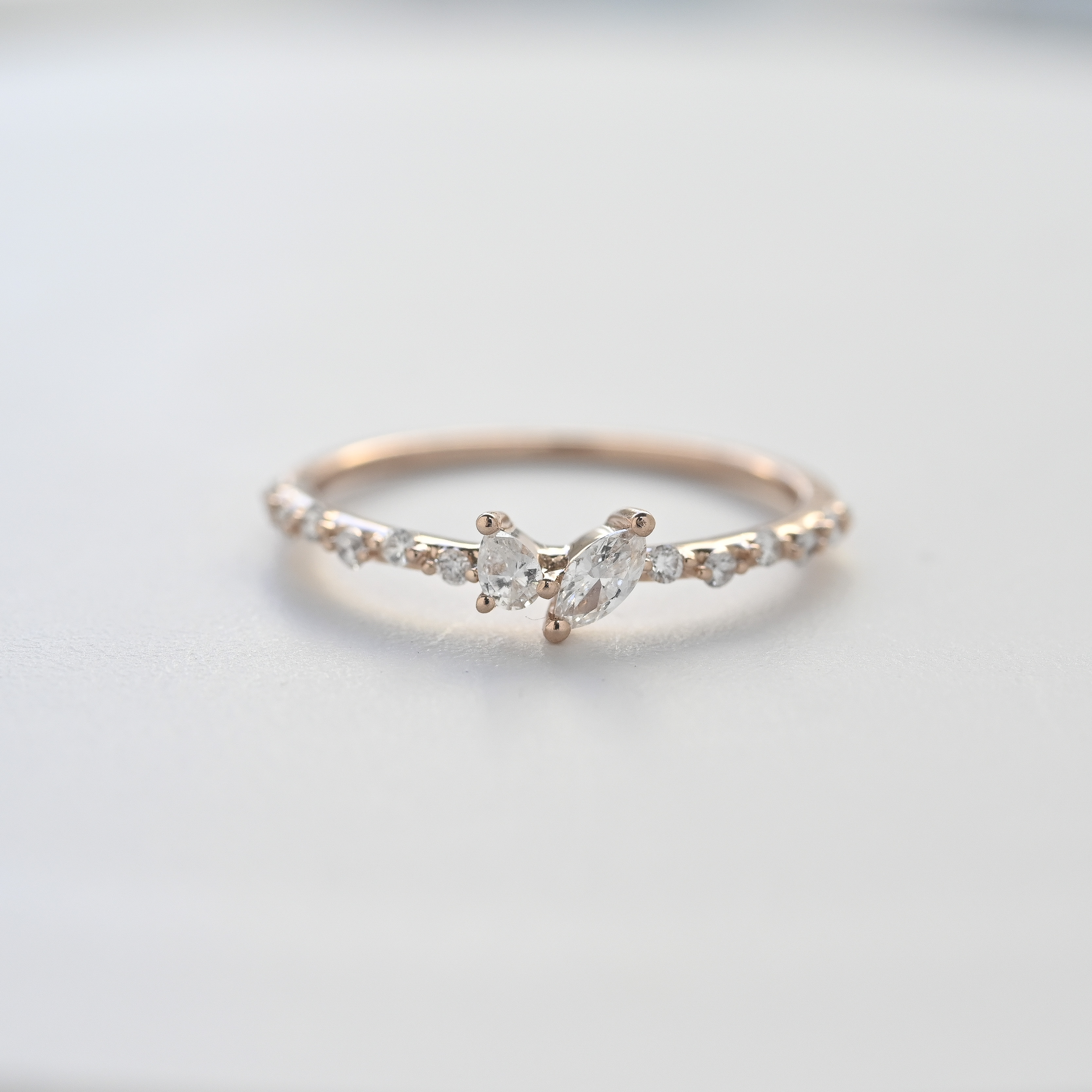 18K White Diamond Ring