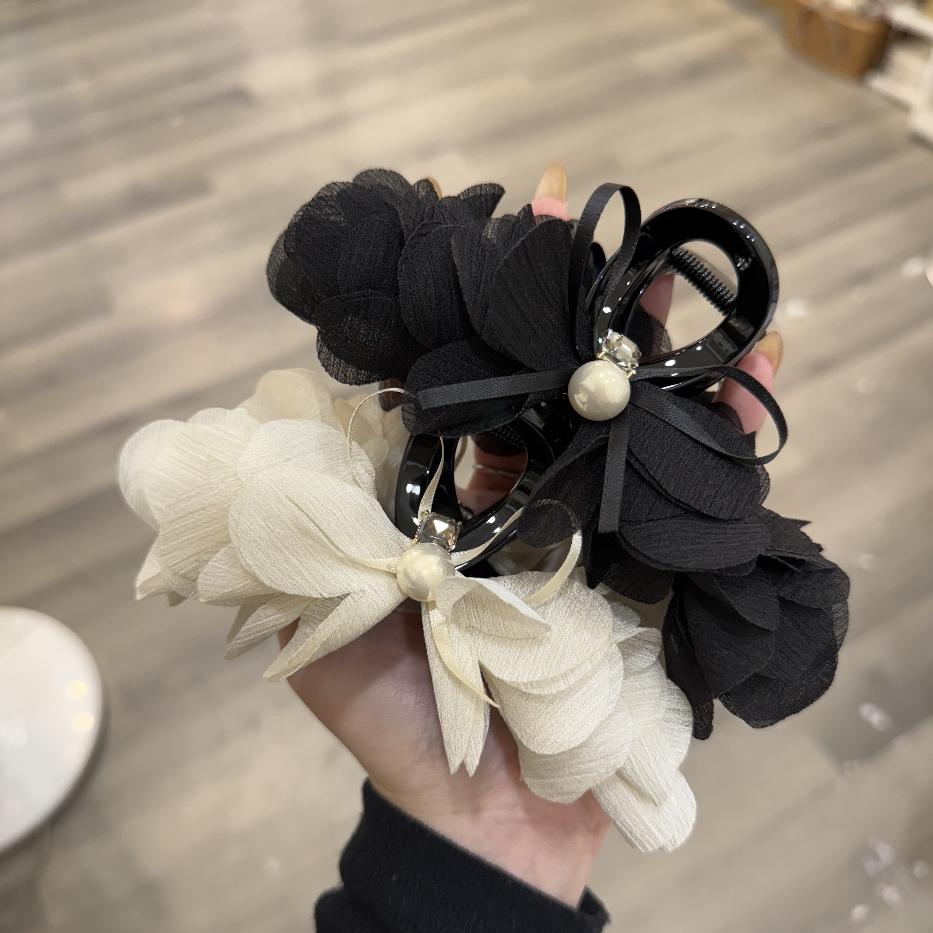 Z164珍珠方鑽花瓣鯊魚夾