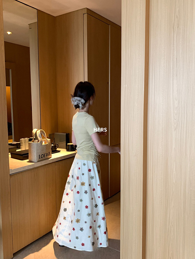 新品NO1.💝重工小花繡花鬆緊腰A字裙