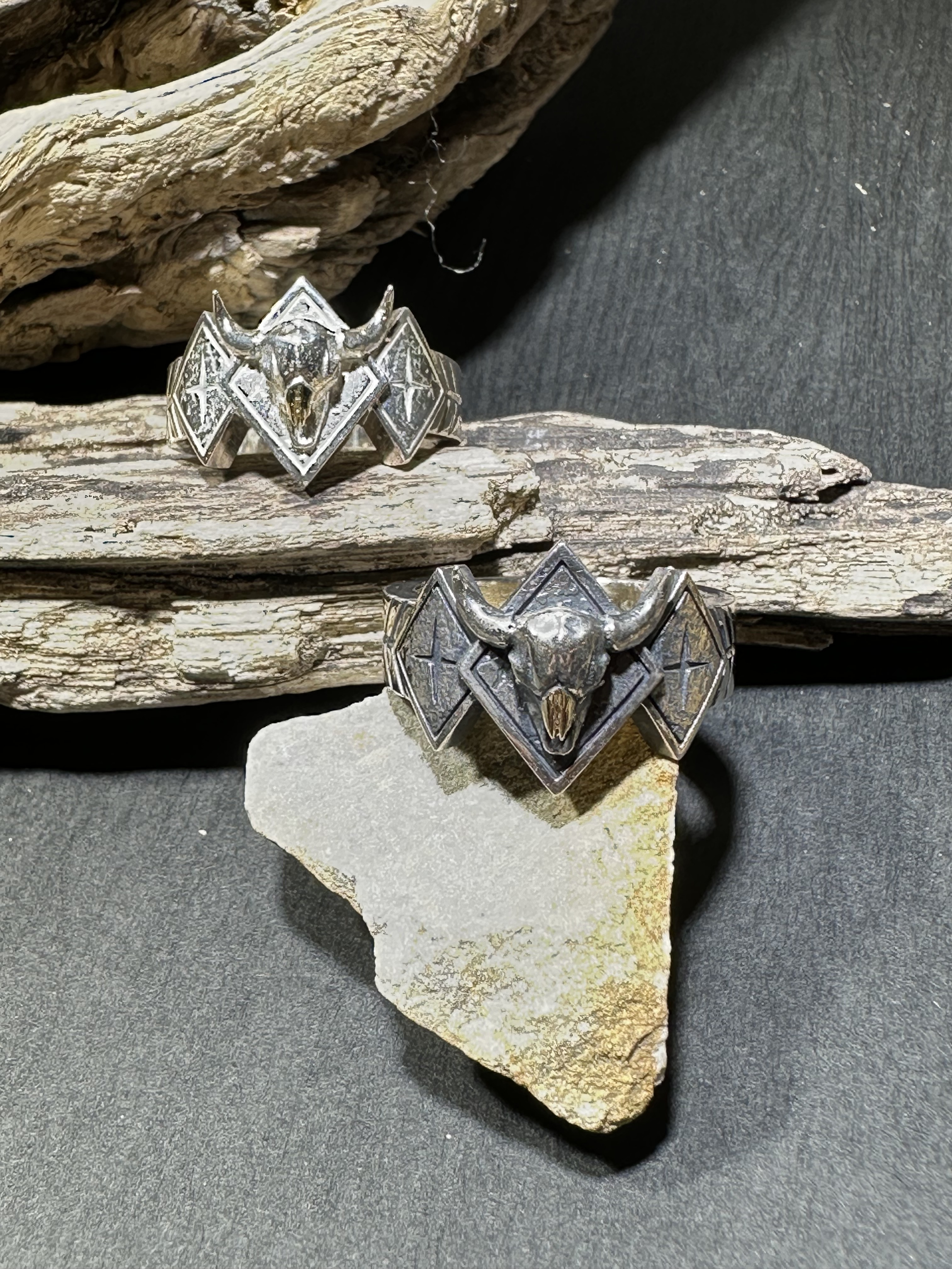 Black Venom Jewelry- Freedom & Prayer Bison Head 純銀野牛頭戒