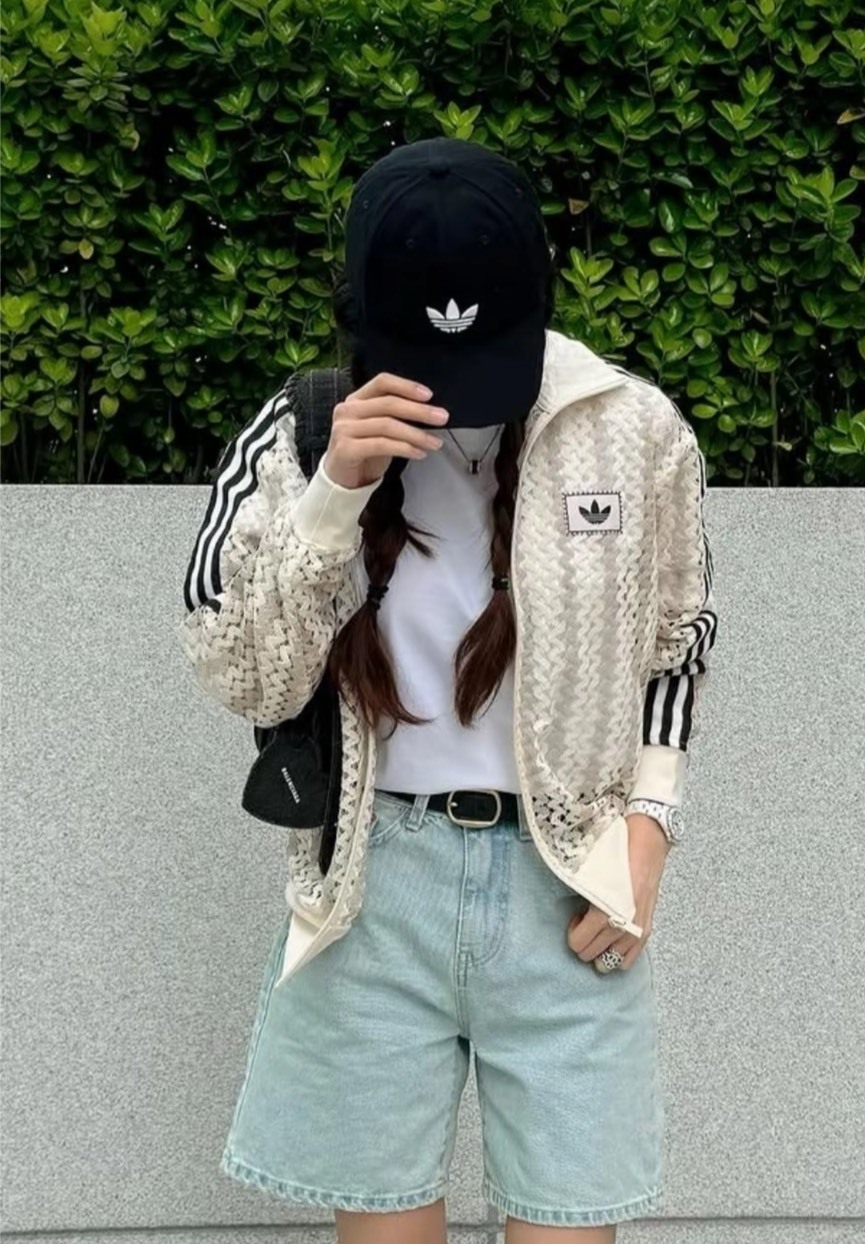 adidas 女款 神奇白 立領 拉鍊 長袖外套 徽標設計 運動風 休閒百搭 輕便防風 上衣 originals 長版夾克 Jun25