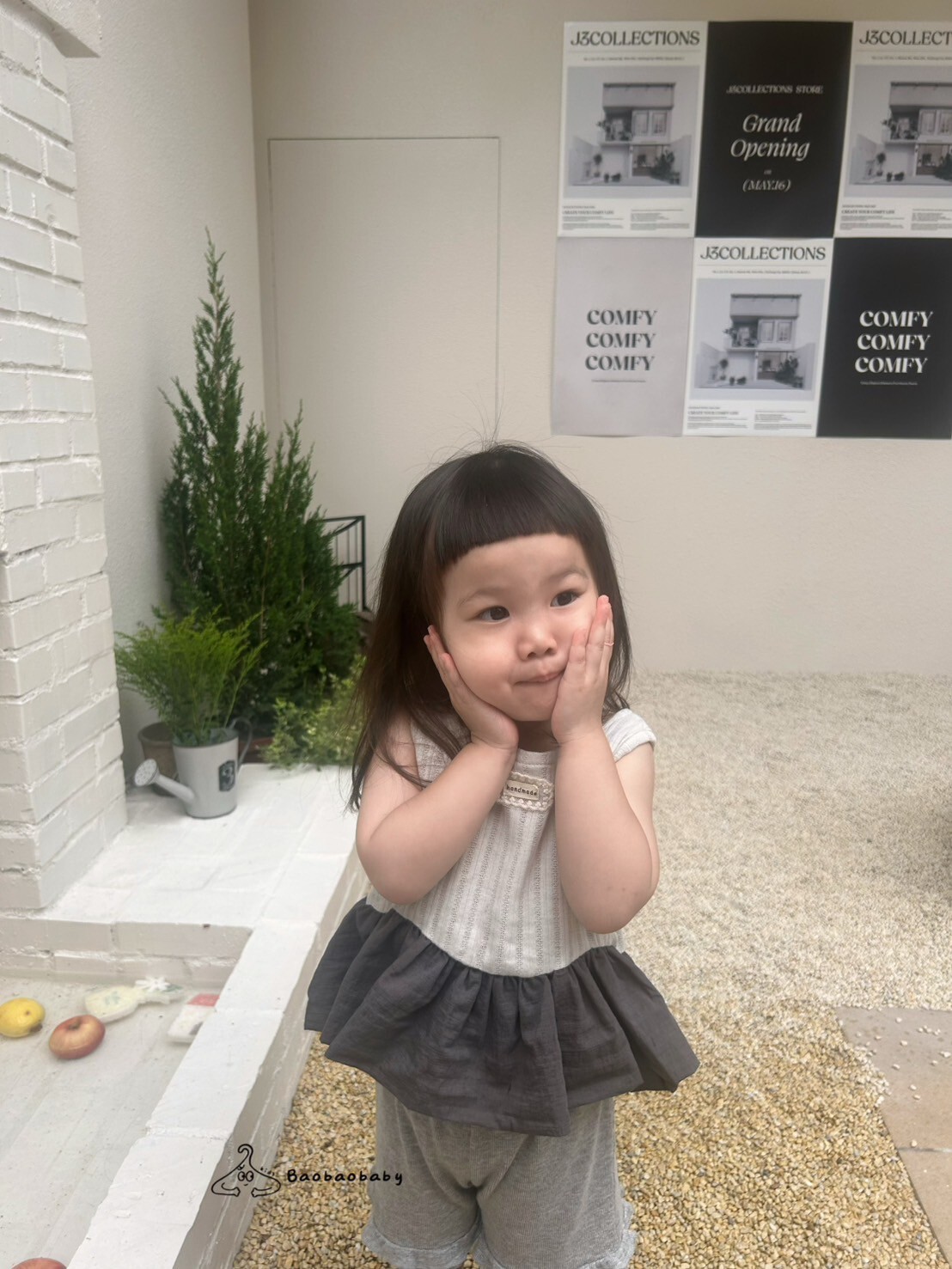 奶灰布蕾刺繡上衣