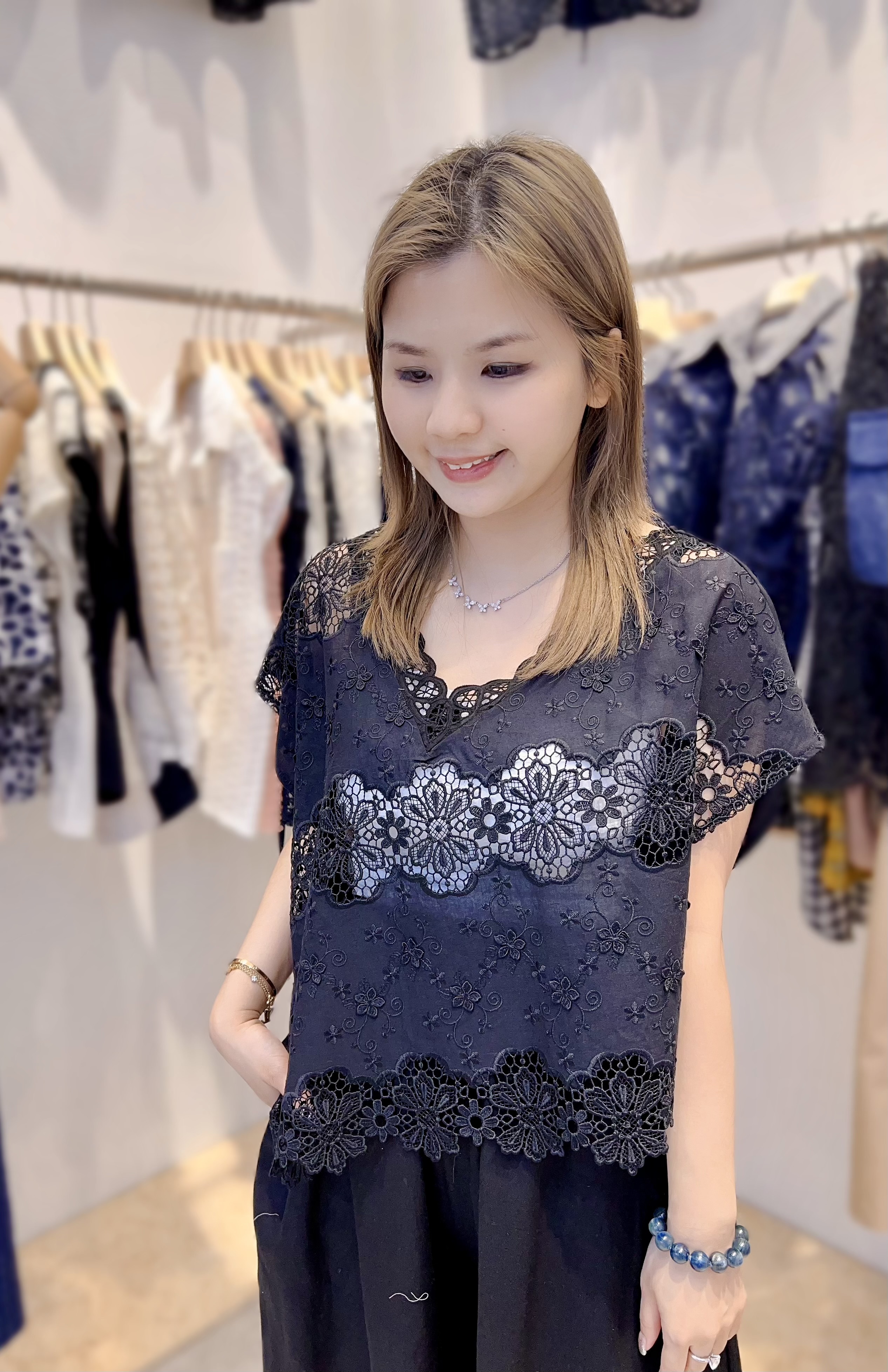 AE04 胸48 長19   原價 $389  校長自留價