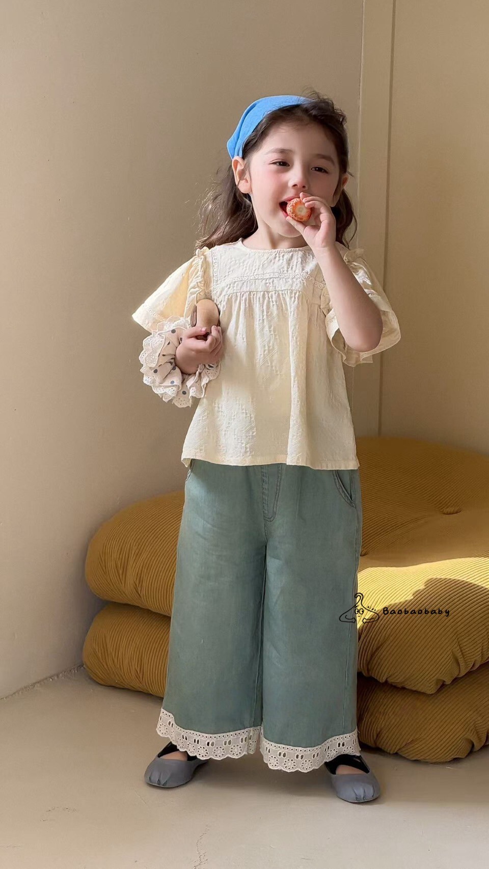 陽光奶油蕾絲衫