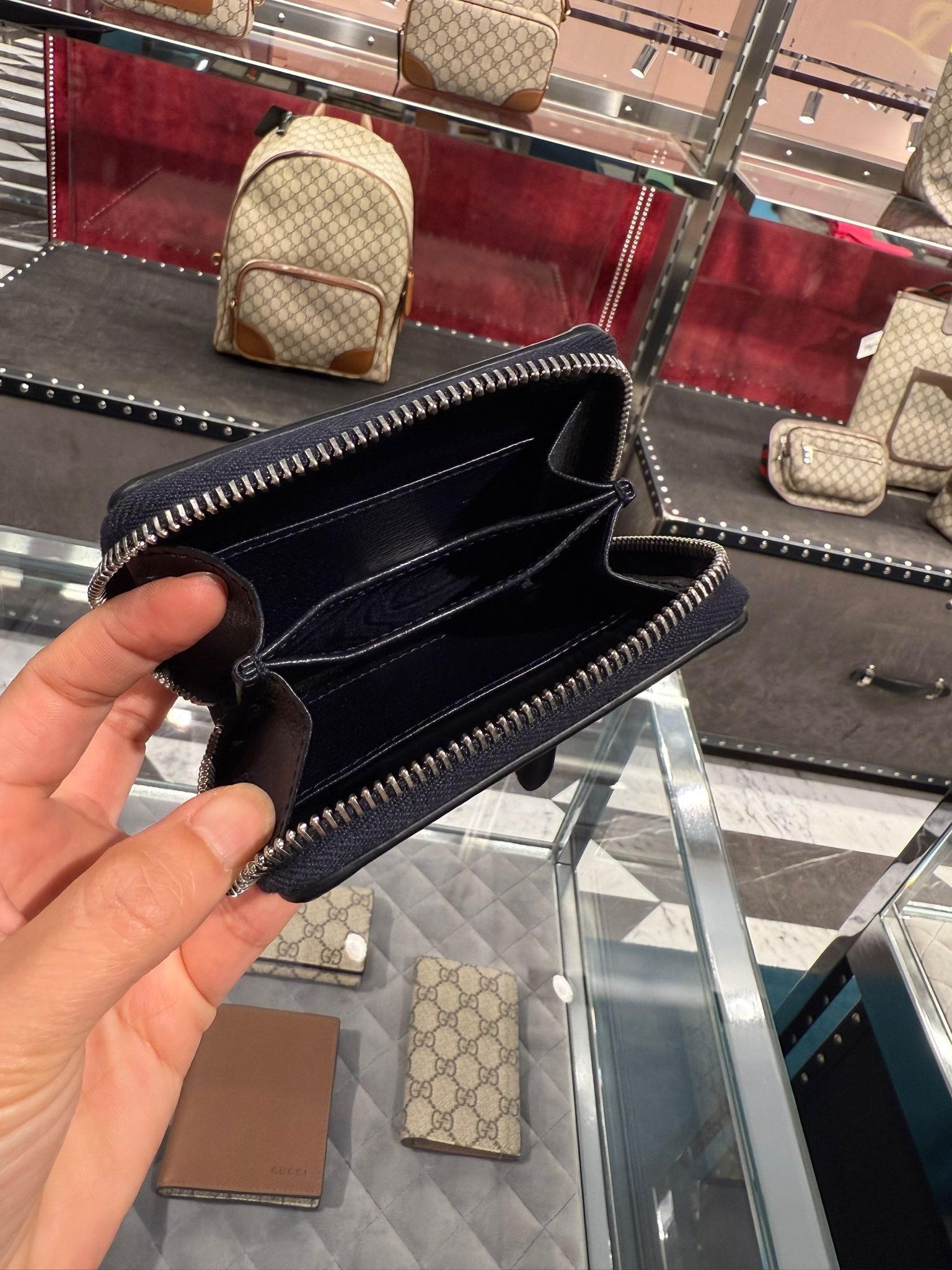 Gucci GG supreme Print zip cardholder wallet blue