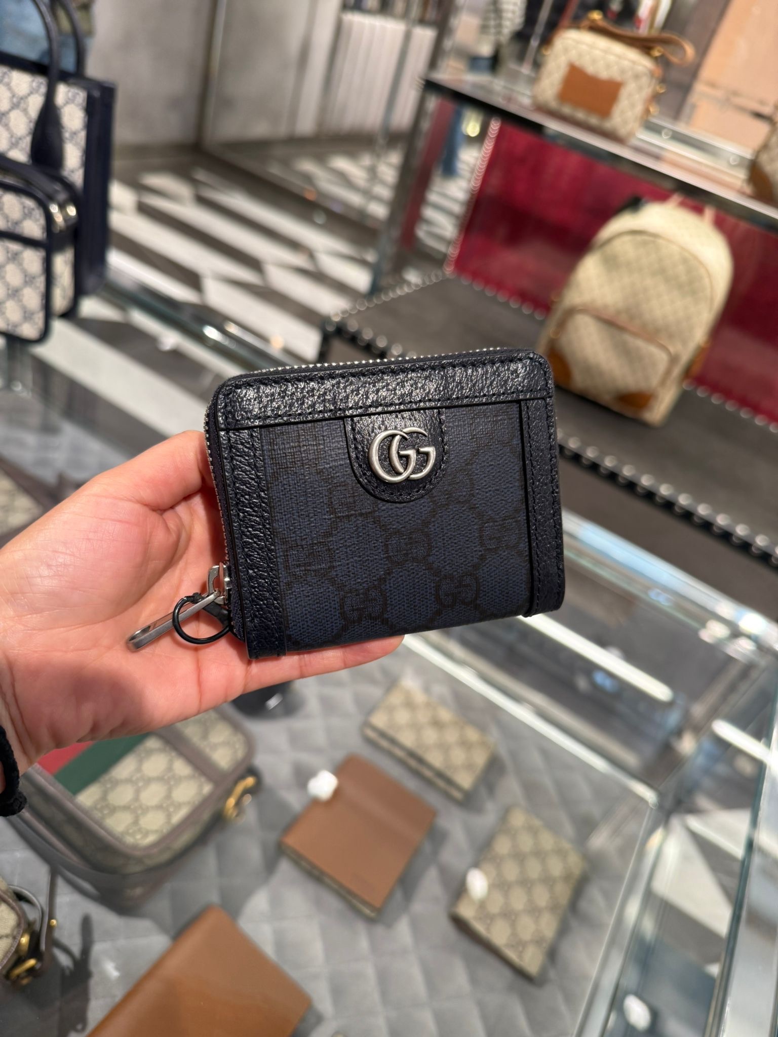 Gucci GG supreme Print zip cardholder wallet blue