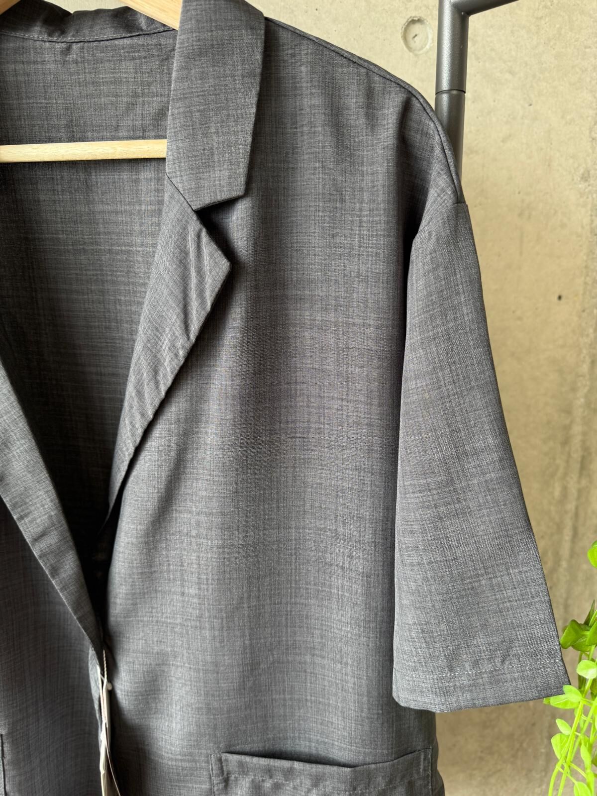｛Special Price} 輕薄布料暗紋炭灰色短袖西裝袖【日本直送】