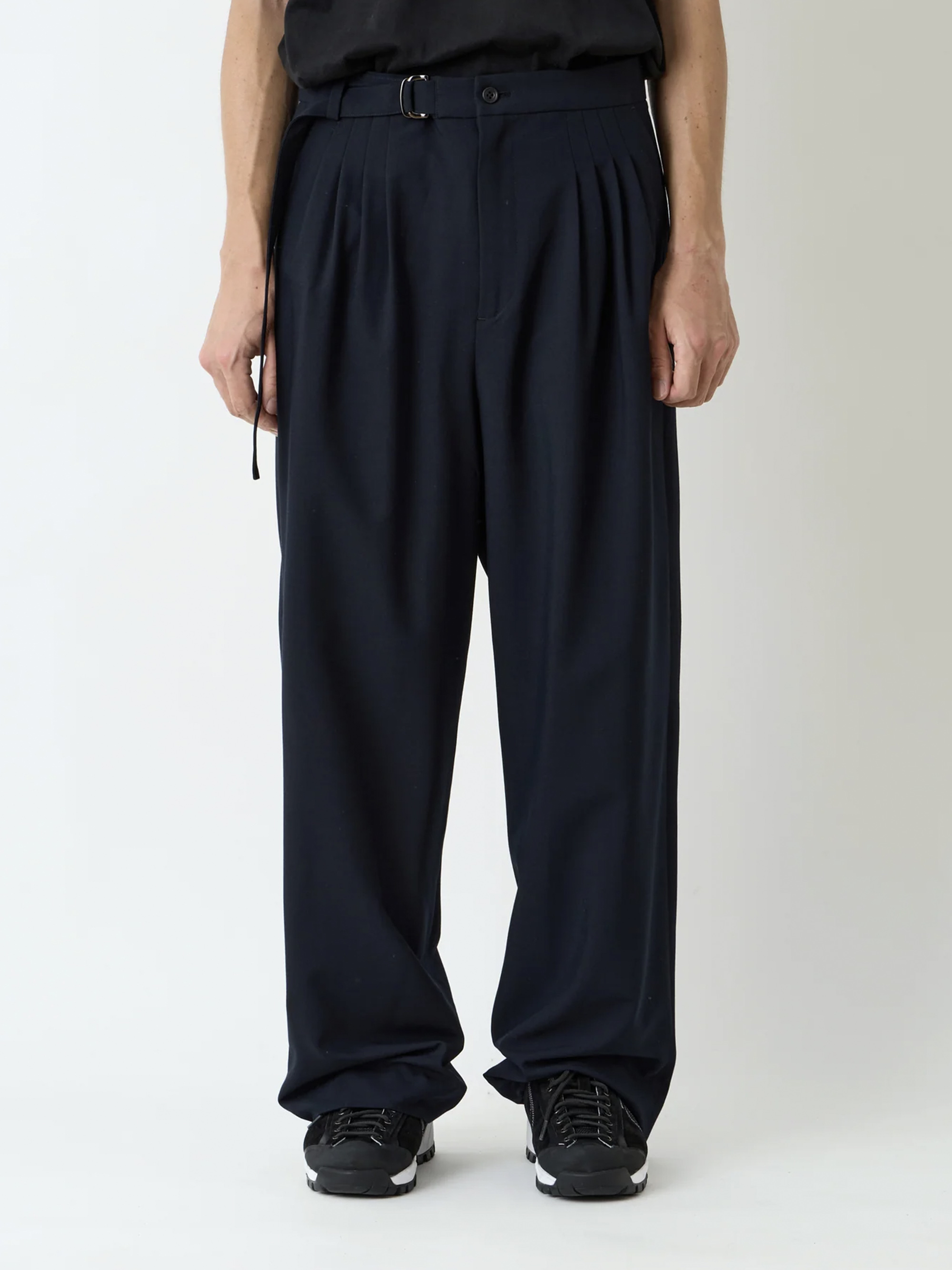 WHITE MOUNTAINEERING 4 TUCK WIDE PANTS 長褲