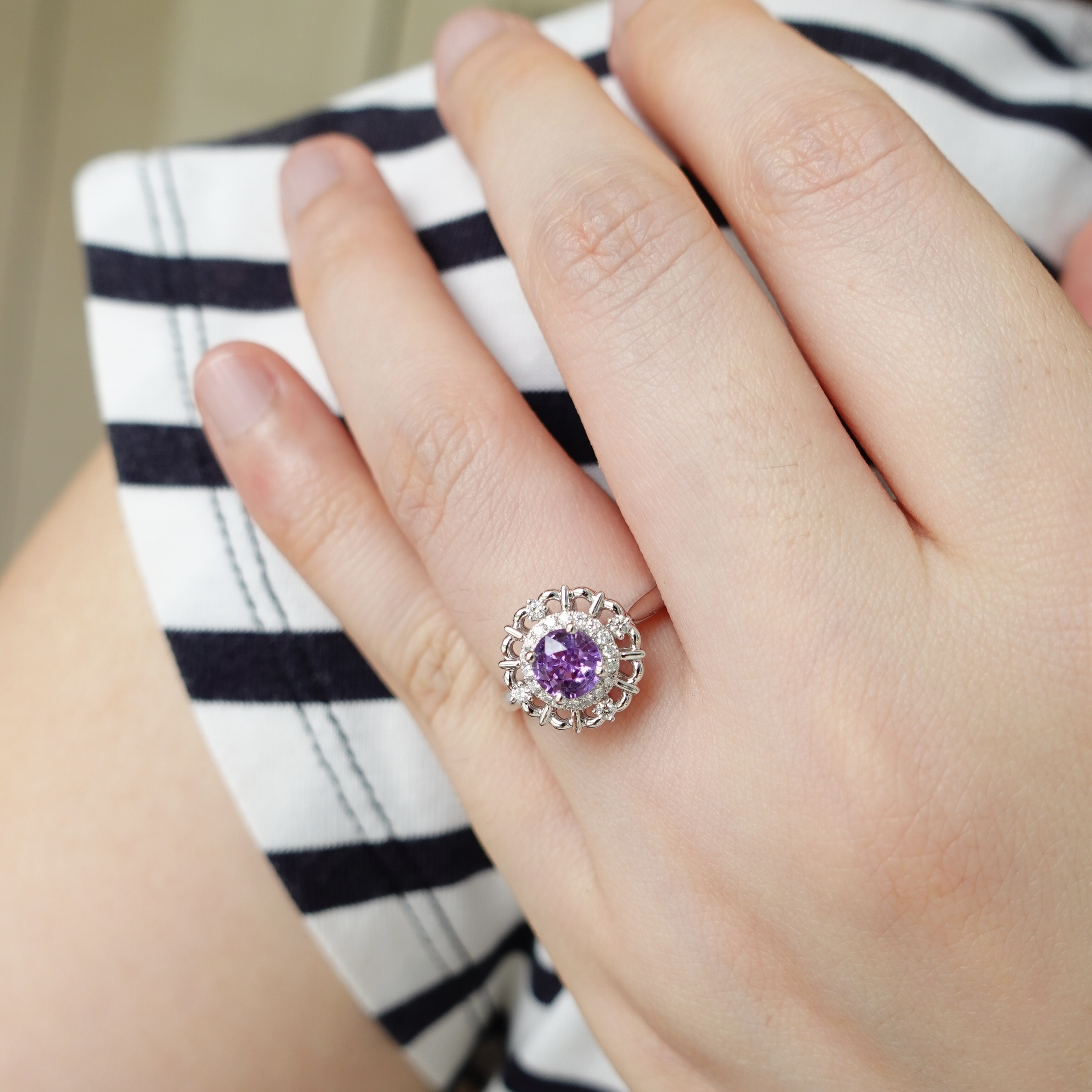 18K金天然無燒紫色藍寶石鑽石戒指