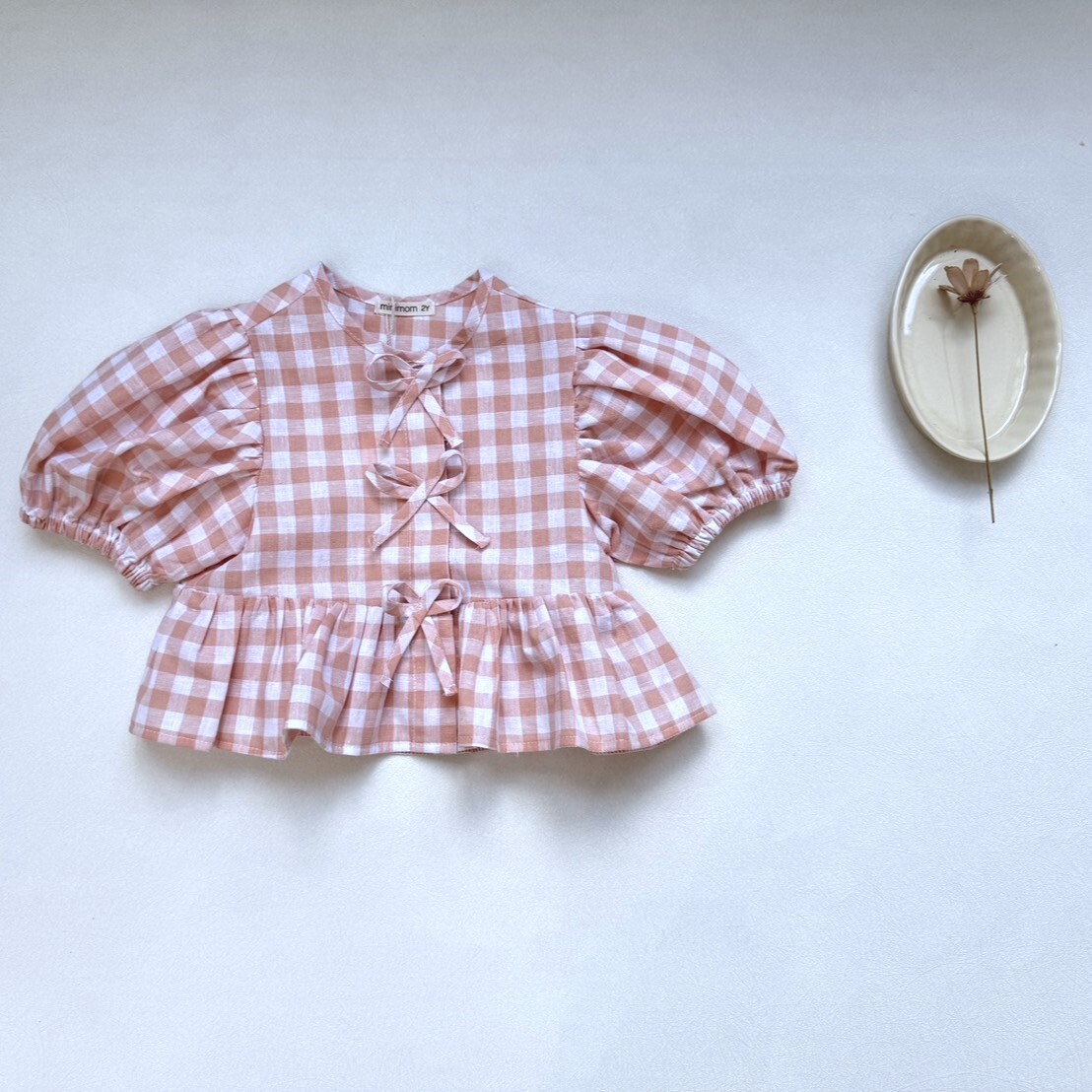 MINIMOM 格紋澎袖蝴蝶結上衣 Bloom Blouse - Salmon