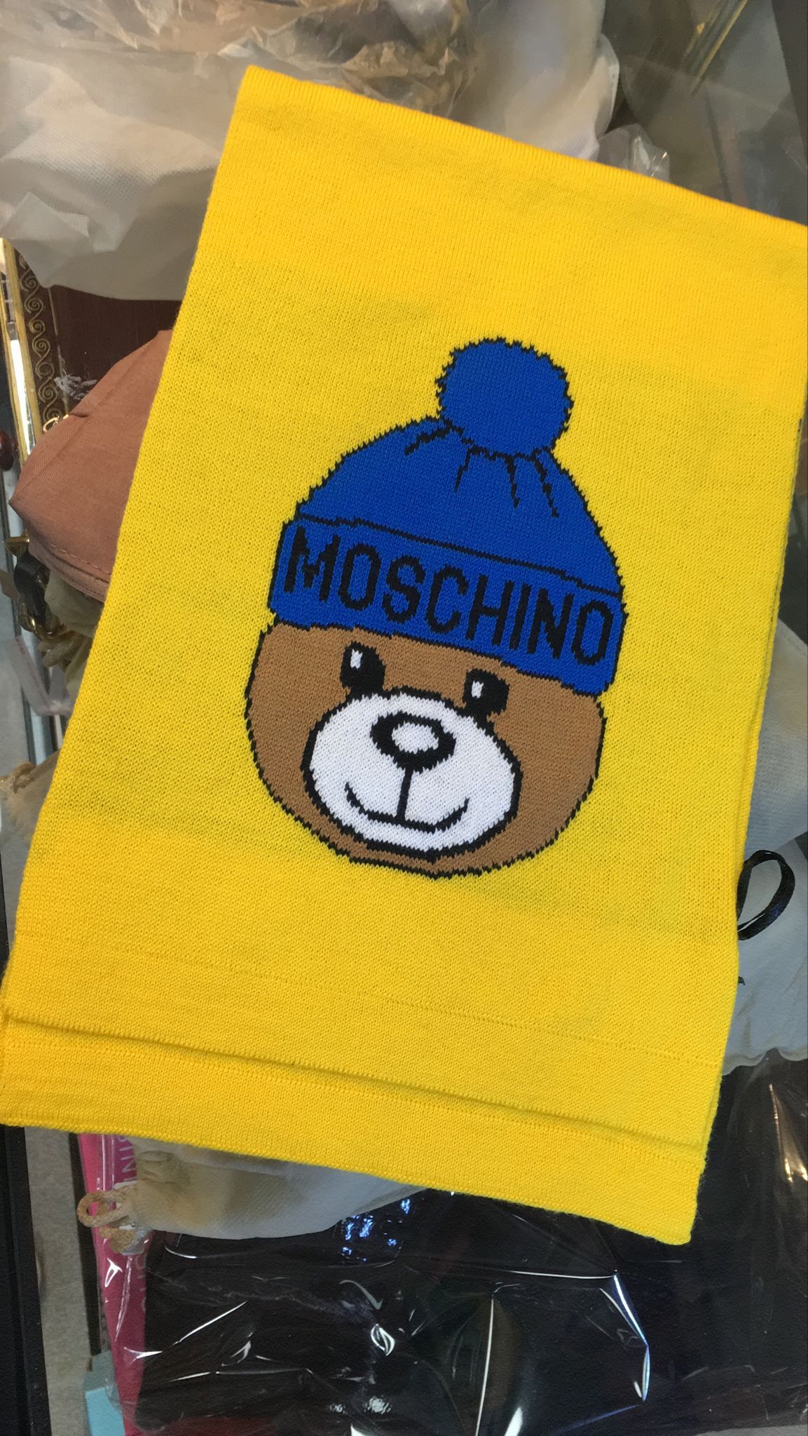 Moschino 意大利製頸巾（此為清貨價貨品不設退換） (AT6 659)
