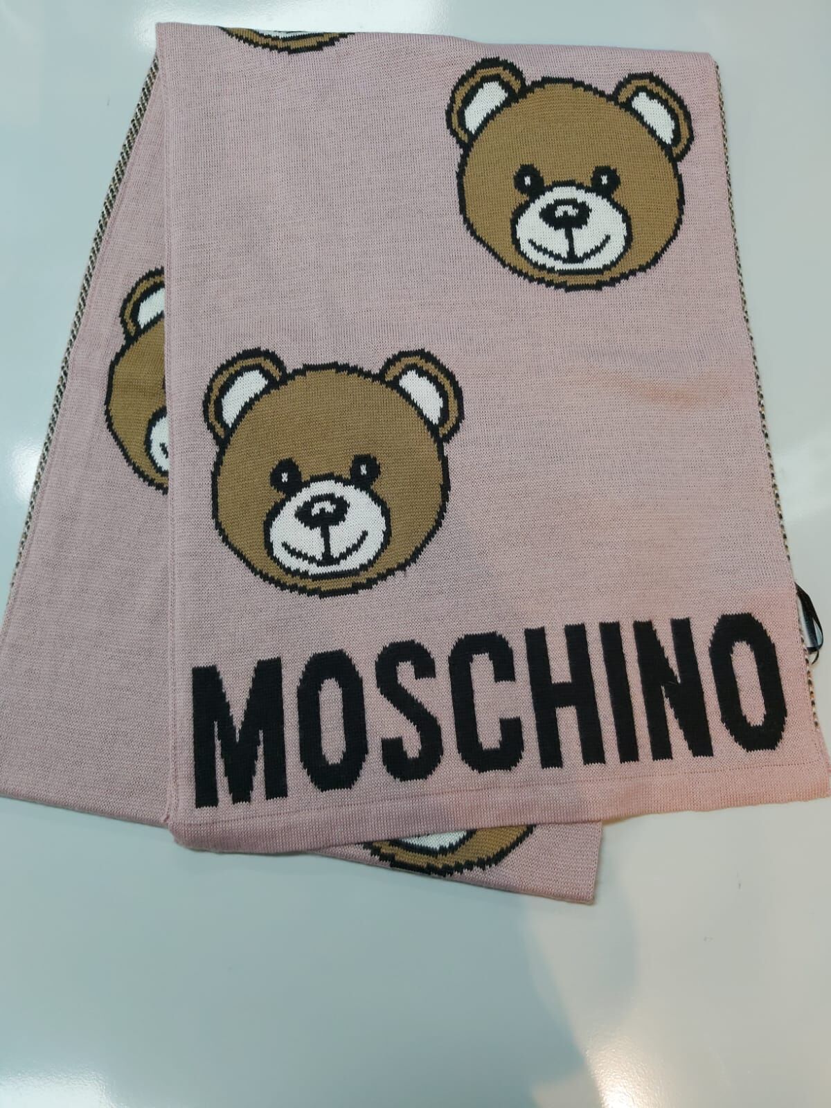 Moschino 意大利製頸巾或圍巾（此為清貨價貨品不設退換）(AT6 662)