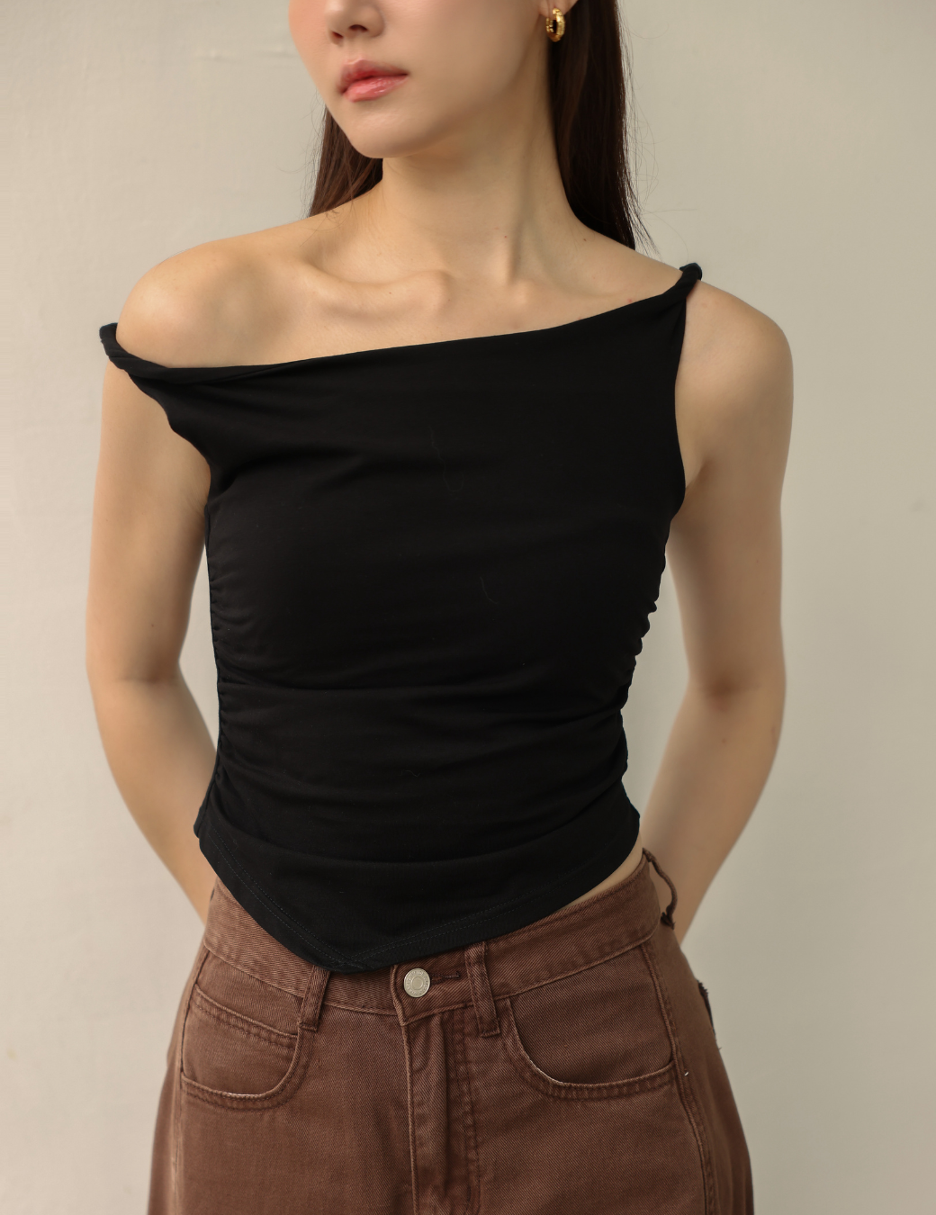 斜肩扭結設計Bra Top上衣（黑色/3尺寸）