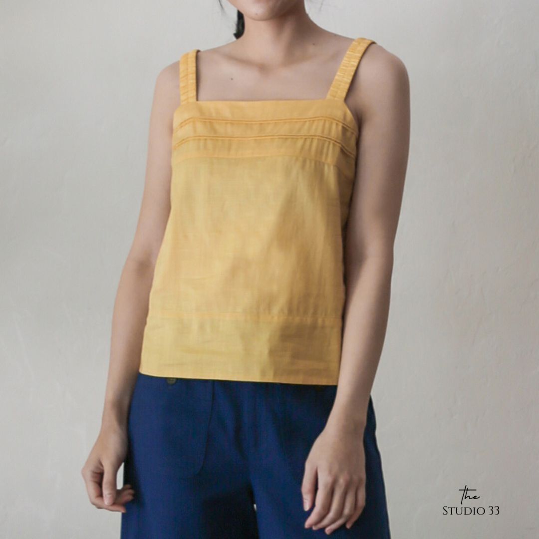 方領層次打褶肩帶背心