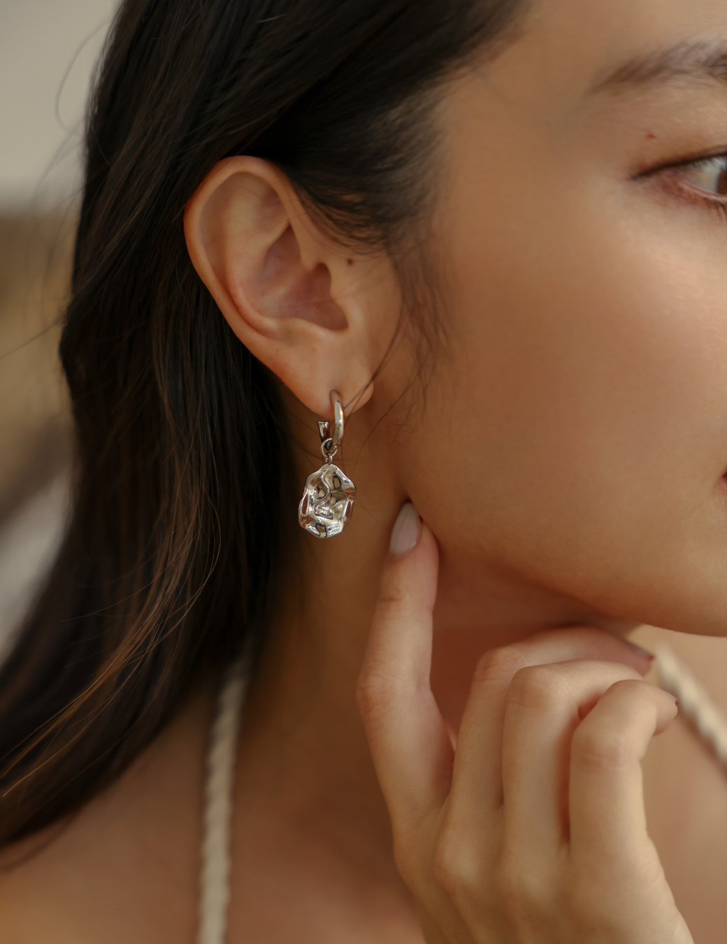 不規則圓片Ｃ圈耳環（銀色）