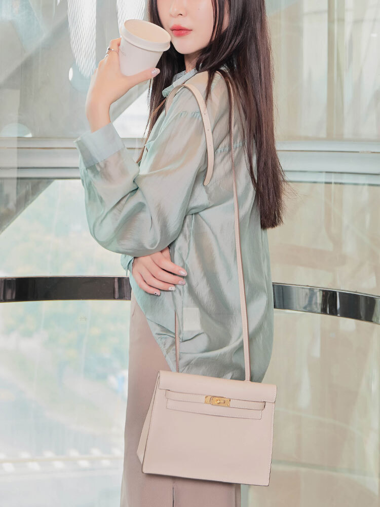 復古真皮凱莉包（奶昔白）