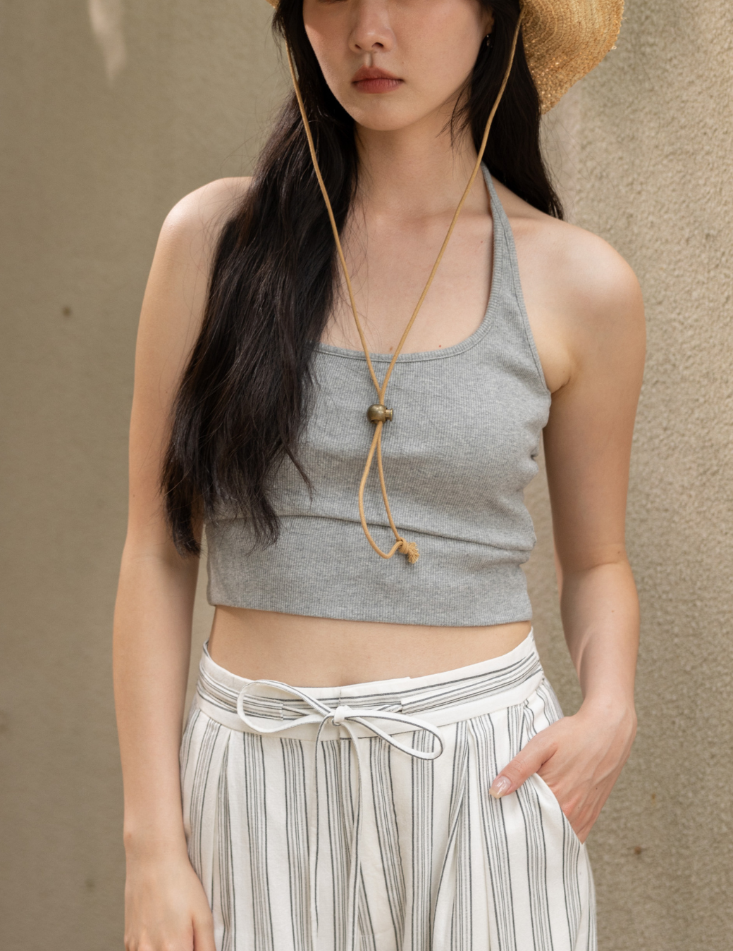 繞脖坑條Bra Top短版背心（灰色/3尺寸）