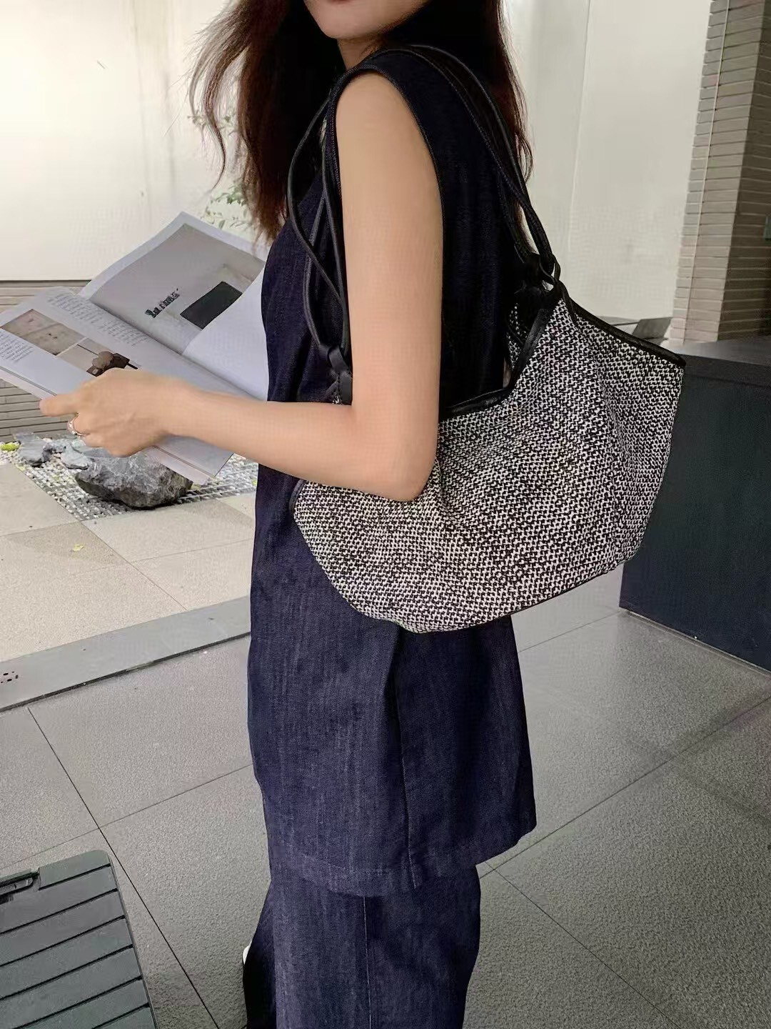 1687韓系拉菲草拼牛皮通勤包