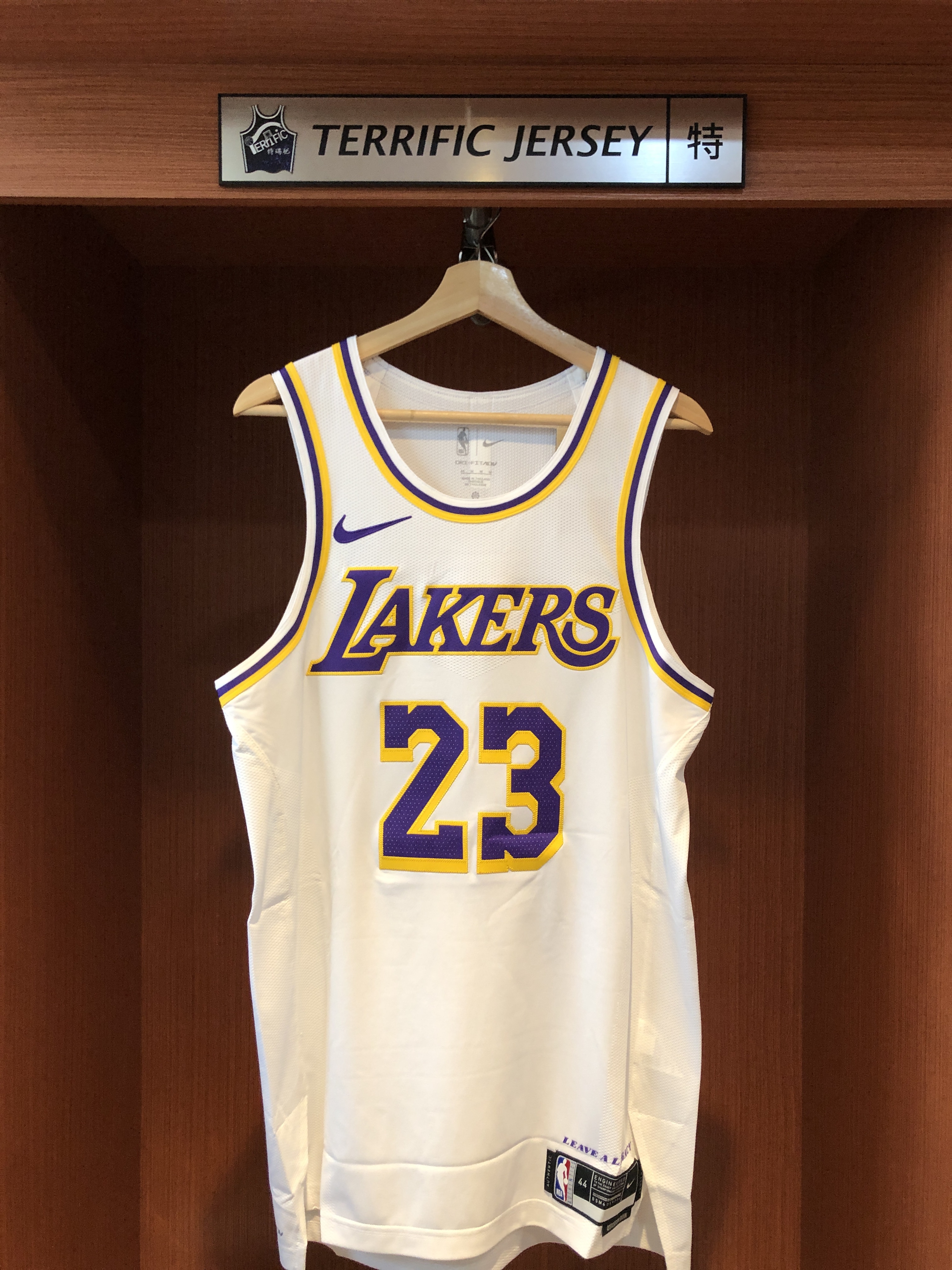 NBA球衣 Lebron James 洛杉磯湖人白 Association Nike Authentic 球員版 電繡 全新