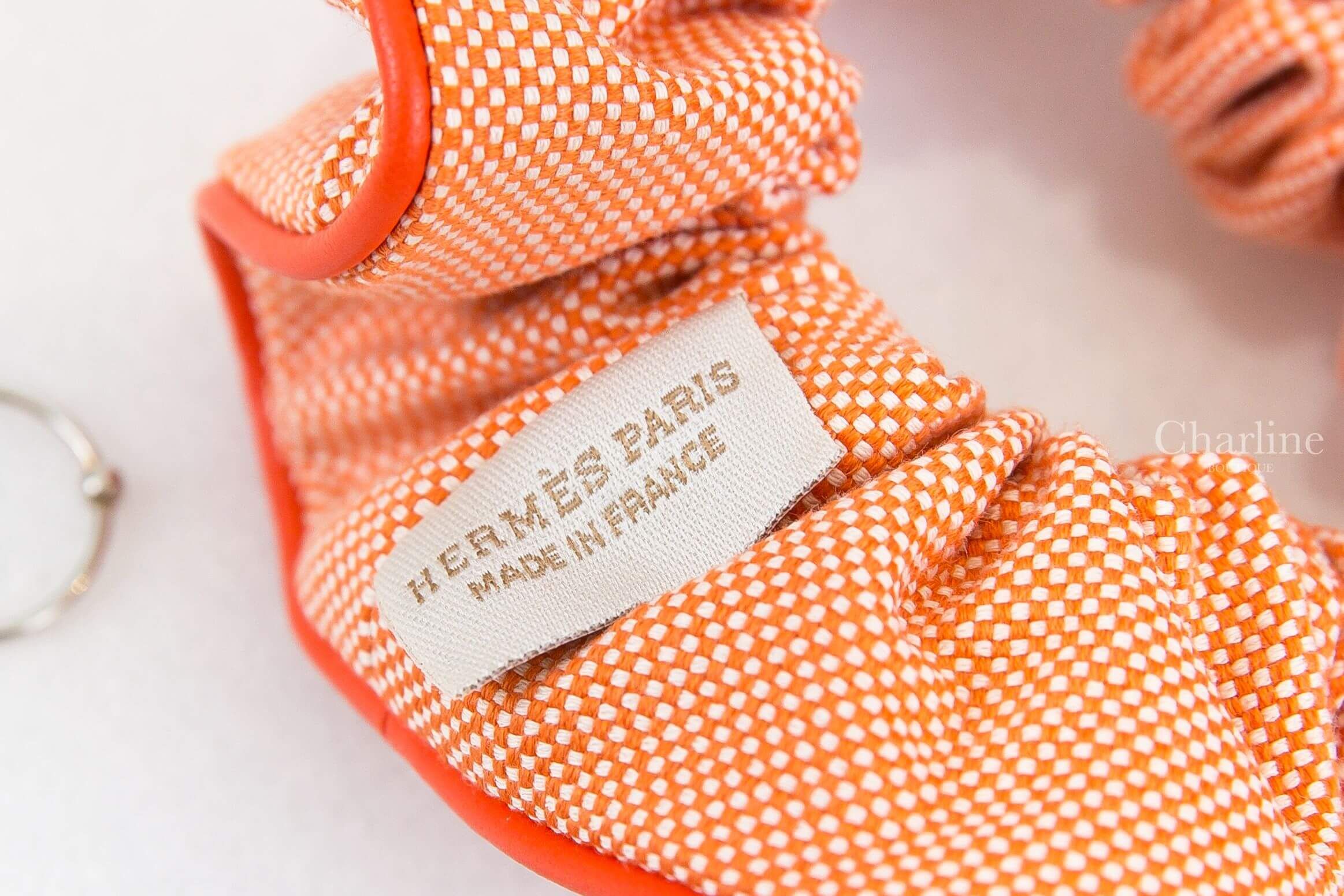 Hermès Claudia Plein Air Scrunchie 花田橘拼白色格紋小羊皮滾邊帆布棉質大腸圈髮束-Charline Boutique 精品代購