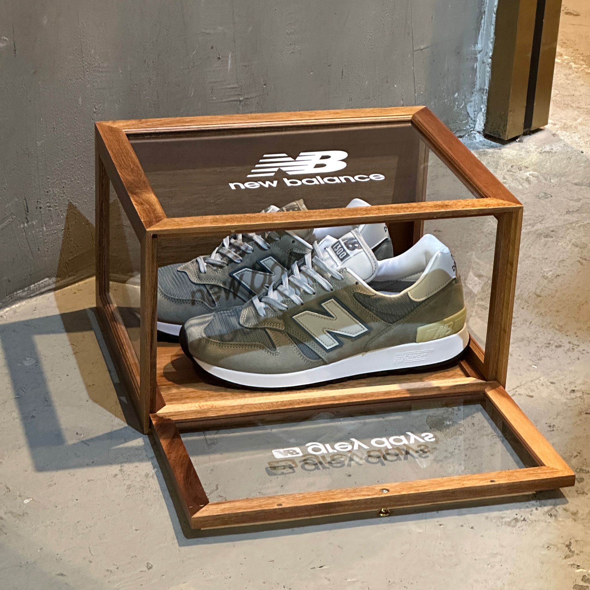 [Instock] New Balance U1300JP Collector's Edition with Handcrafted Wood Box