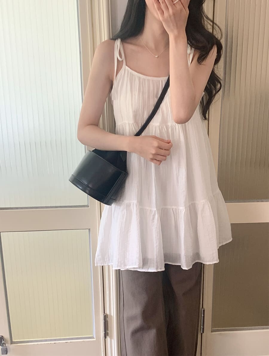 韓國Cherrykoko授權 可愛亮澤細肩綁帶線條天絲洋裝