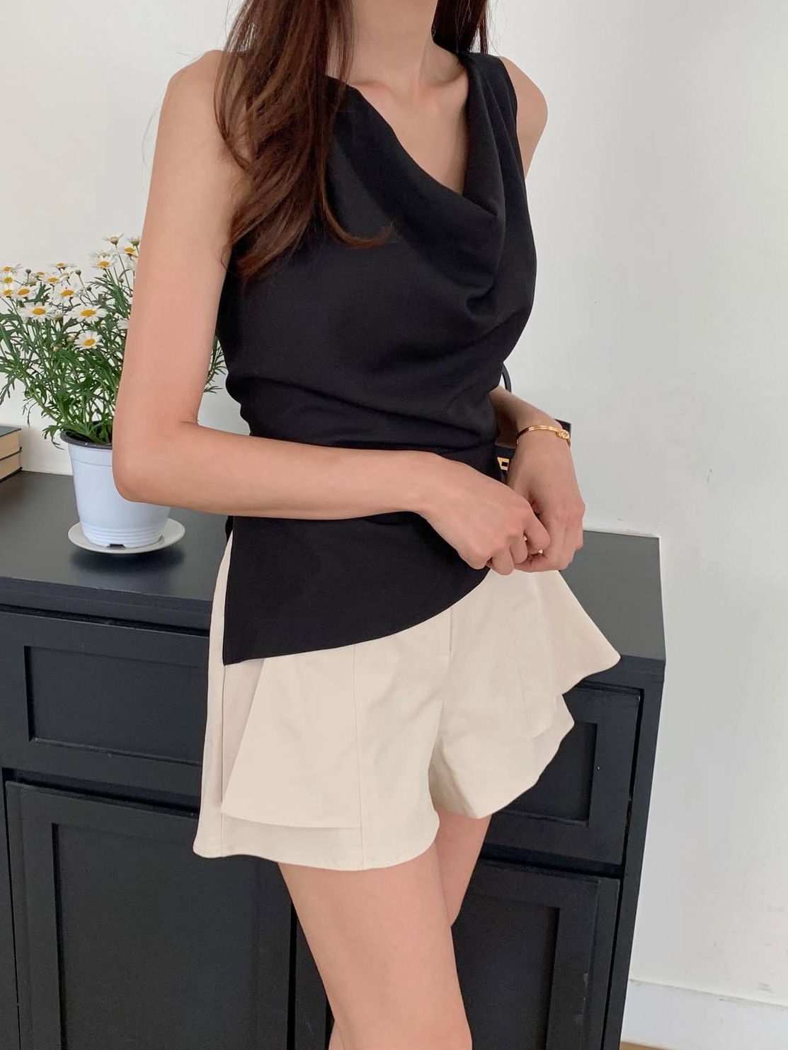 [現貨] Faithe Cowl Neck Ribbon Strap Tank Top [2 colors / Free ]