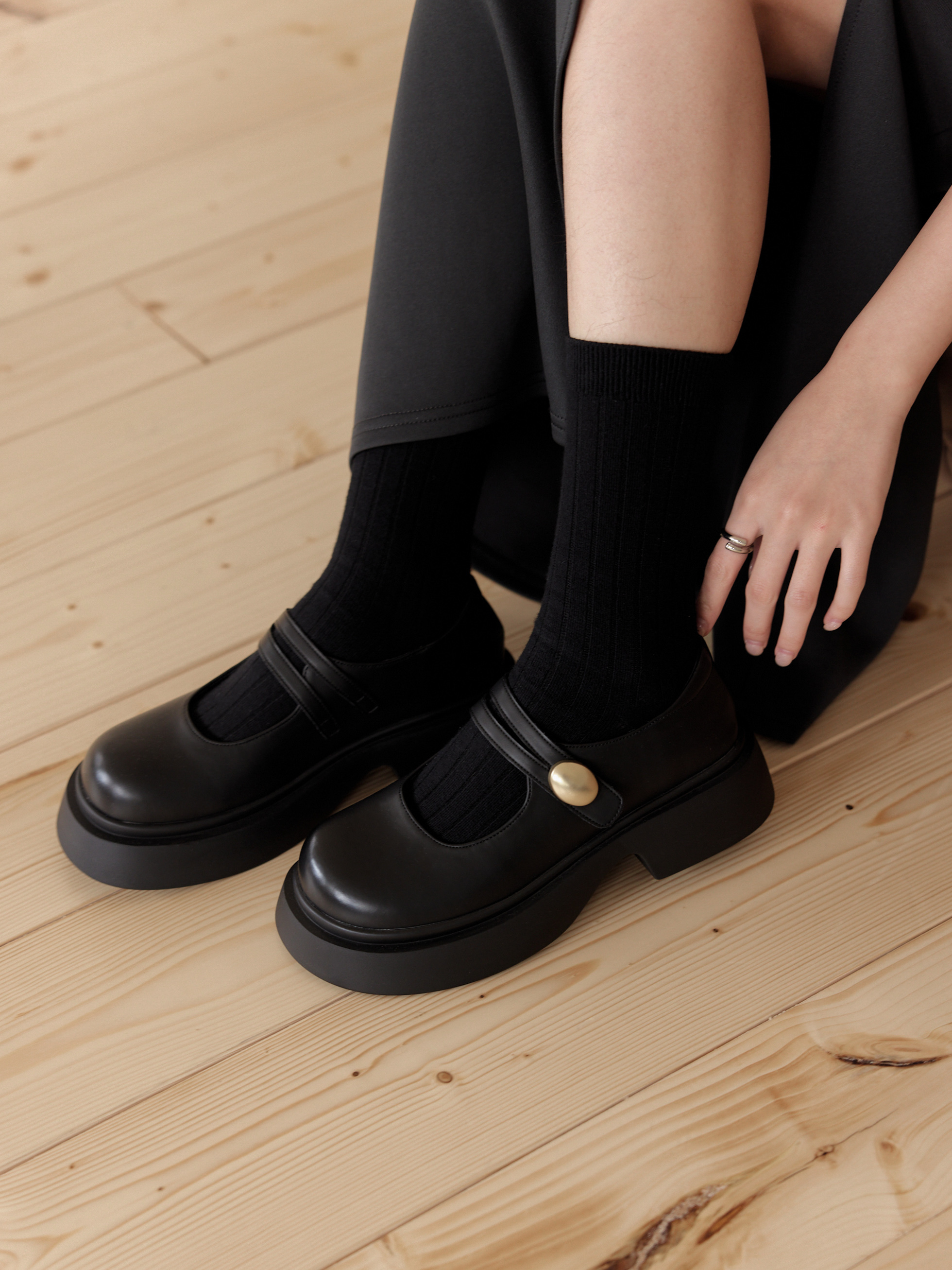 輕量厚底金釦瑪莉珍鞋