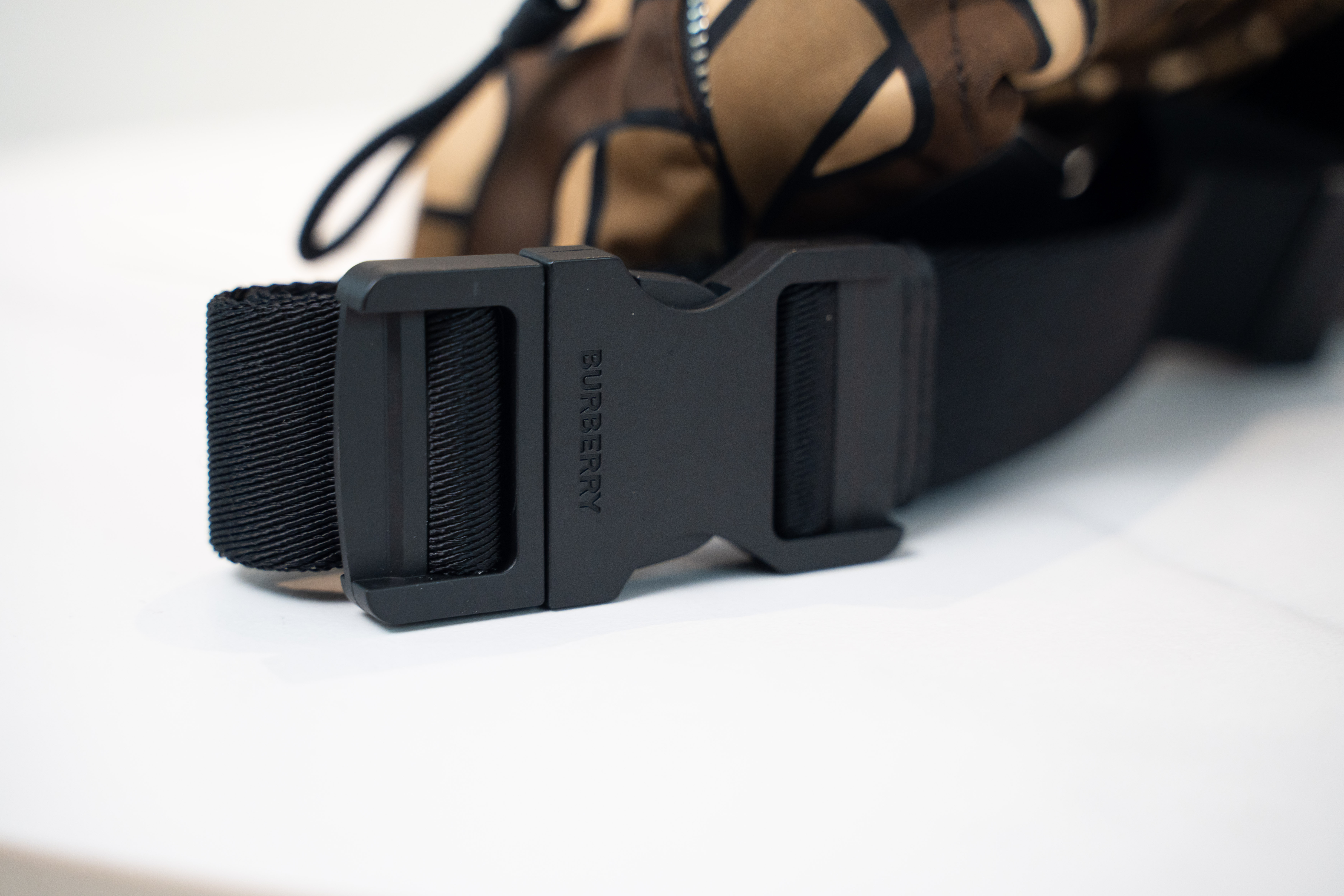 Burberry Sonny 皮革 腰包 馬鞍棕