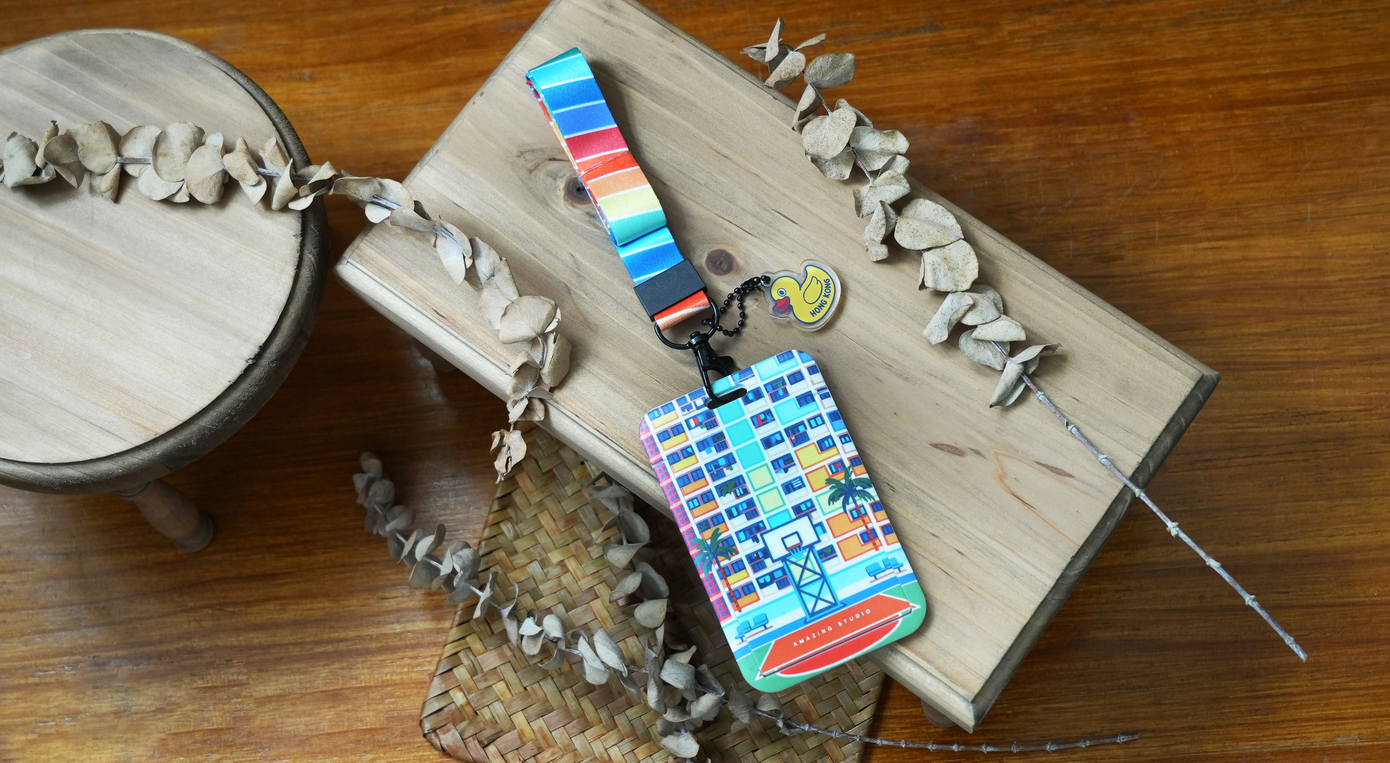 【彩虹邨】 卡片夾連掛繩丨Amazing Studio