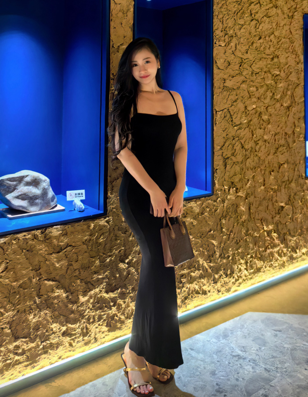 SKIMS Soft Lounge Long Slipdress 純色圓領柔軟可調式吊帶連身裙 女款 黑色