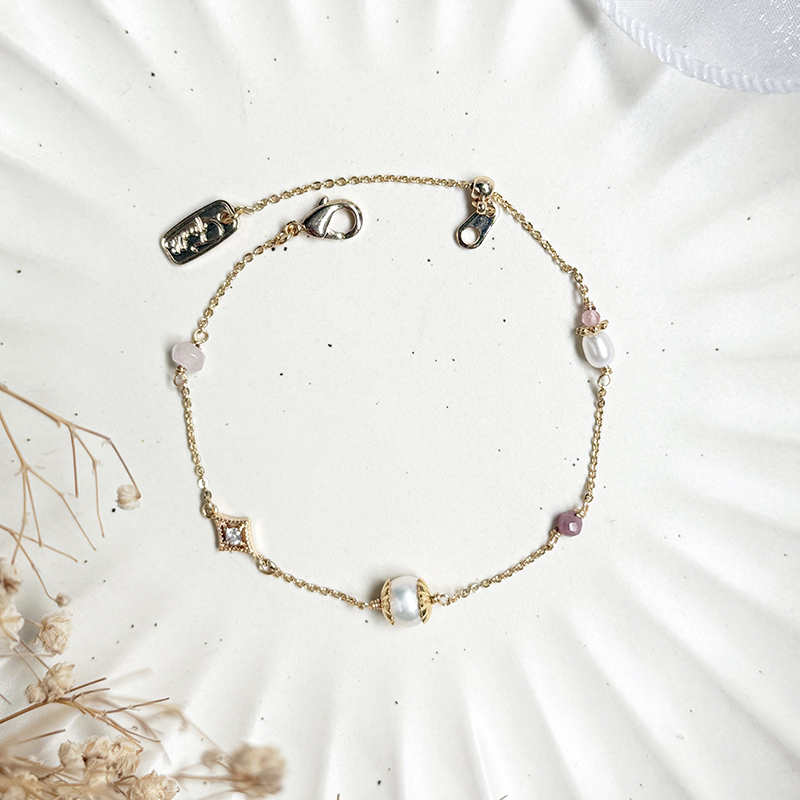 生日花 • 拾貳月參 • 山楂花 – 珍珠 – 手鍊