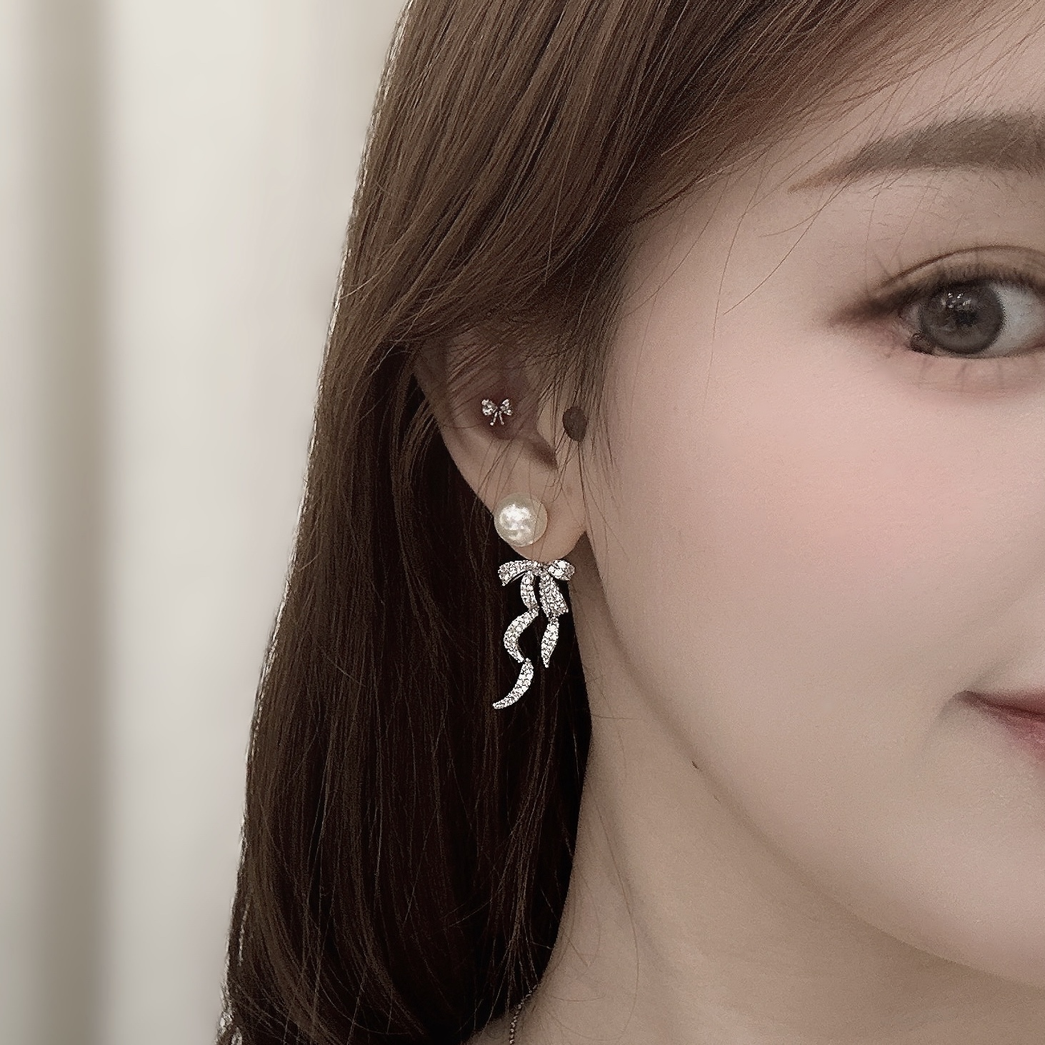 B54珍珠滿鑽蝴蝶結前後扣垂吊